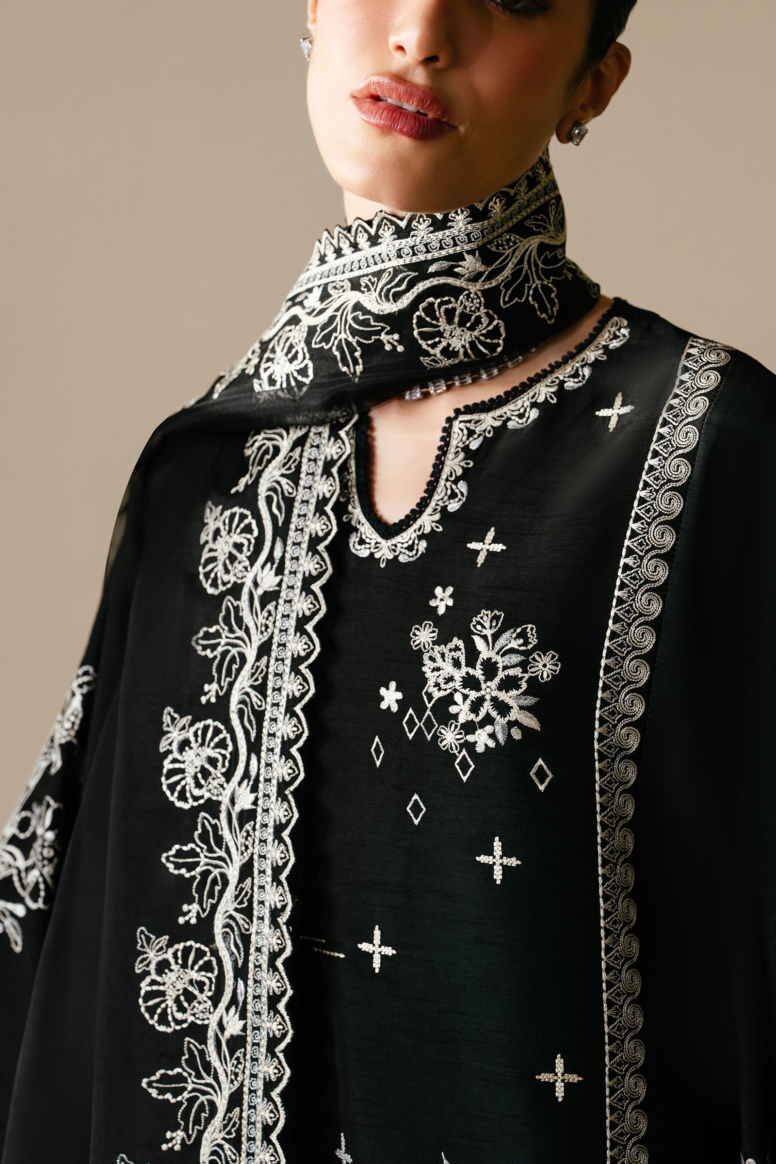 https://cdn.shopify.com/s/files/1/0081/0283/8329/files/01_0038_21.jpg?v=1762340207