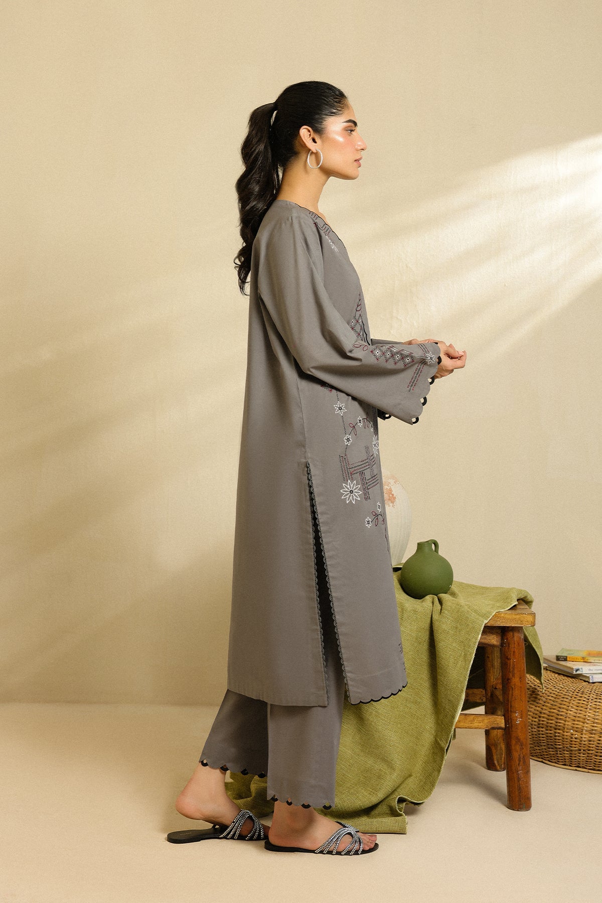 https://cdn.shopify.com/s/files/1/0704/5916/2937/files/022A1157_6c875d8c-eadf-4ce6-8686-2c520a6c22fb.jpg?v=1755850076