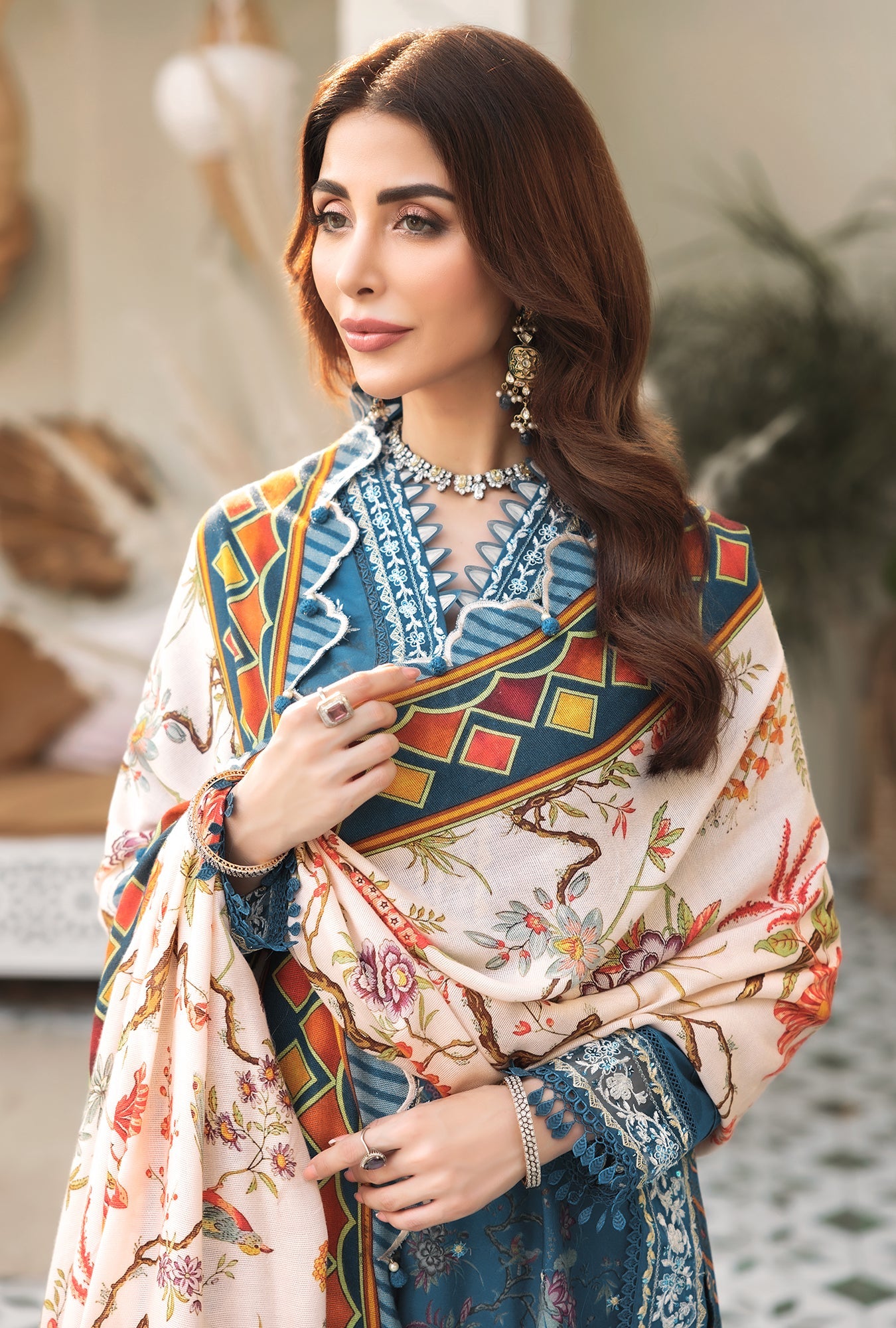 NOOR-EMBPRNTSHWL22-D7-A-LAUREL