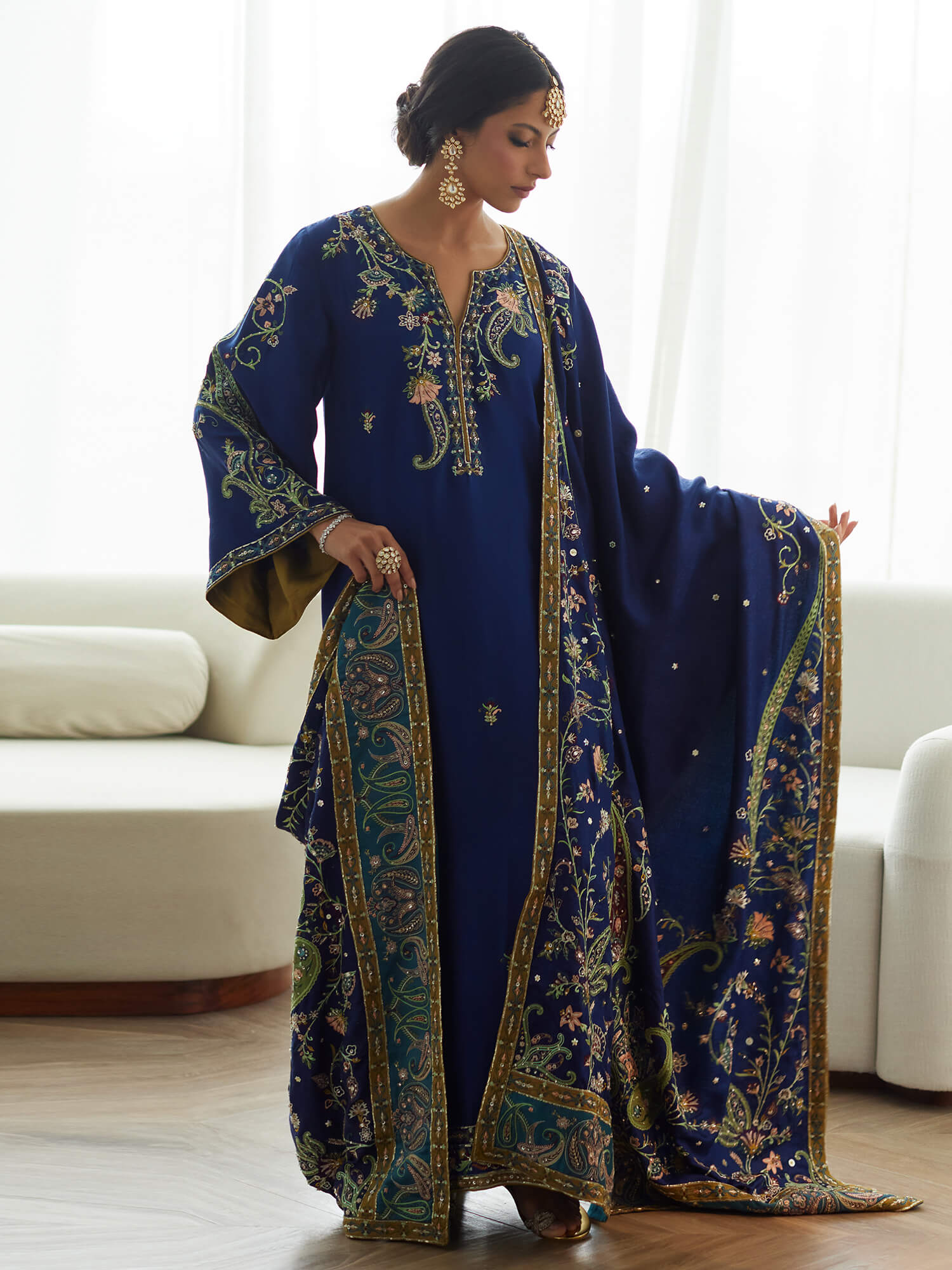 SAVANNAH & SHAWL