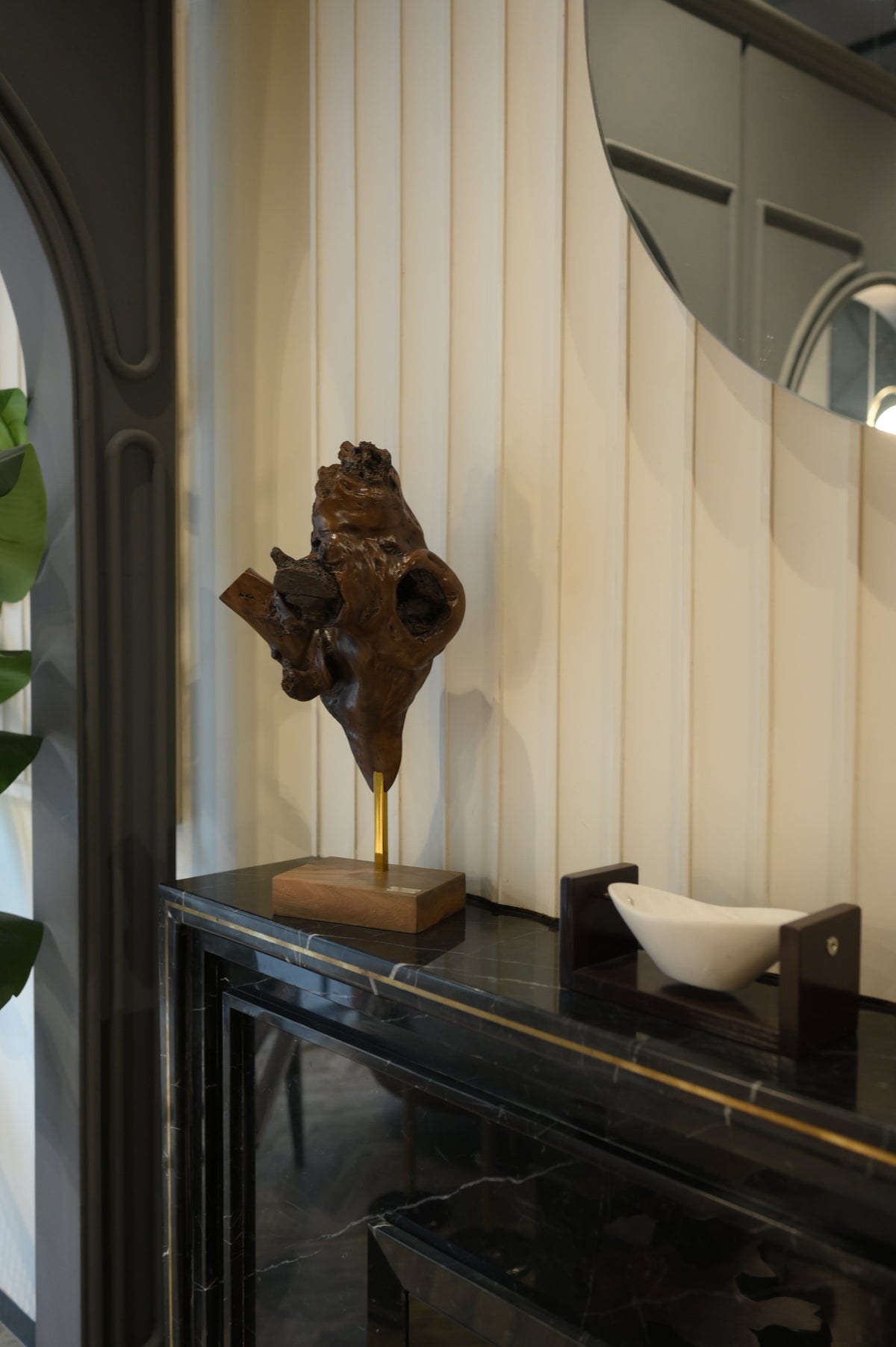 Sheesham Sculpture s.02