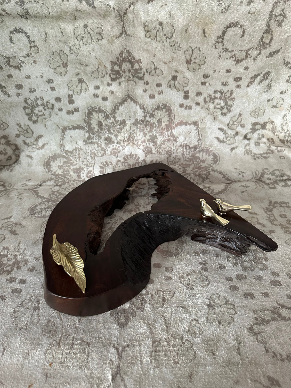 2 humming birds + leaf sculpture 290 Cyra