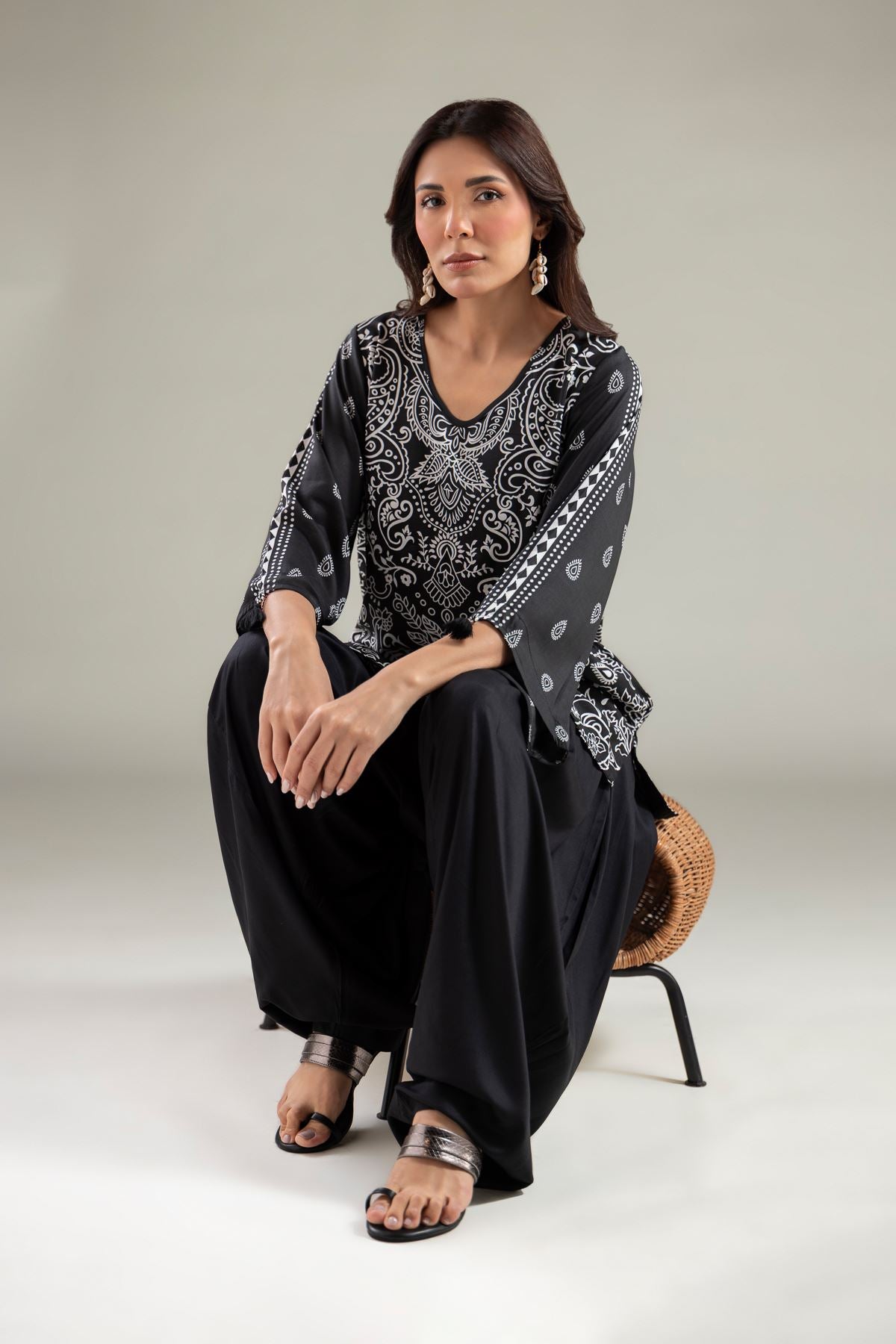 Paisley V-Neck Kurta