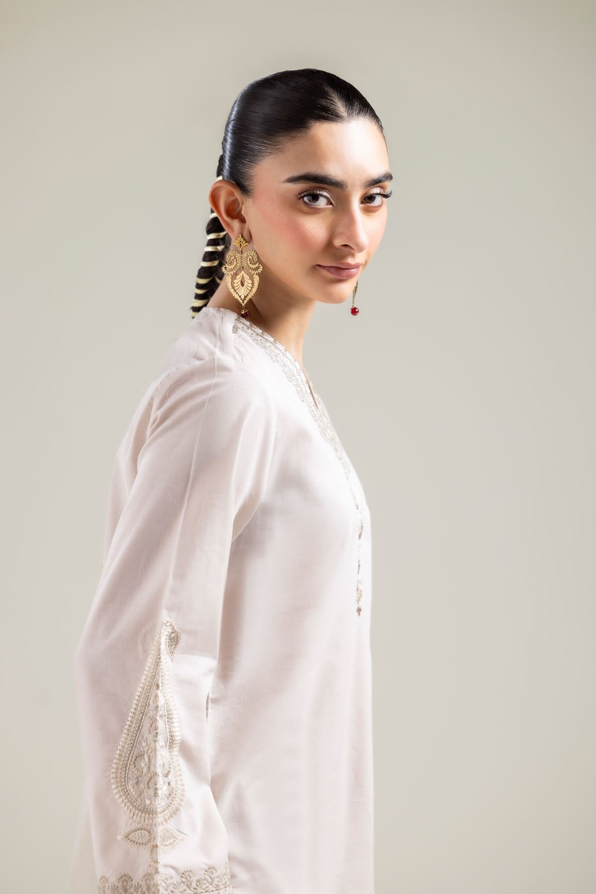 Off-white V-Neck Kurta