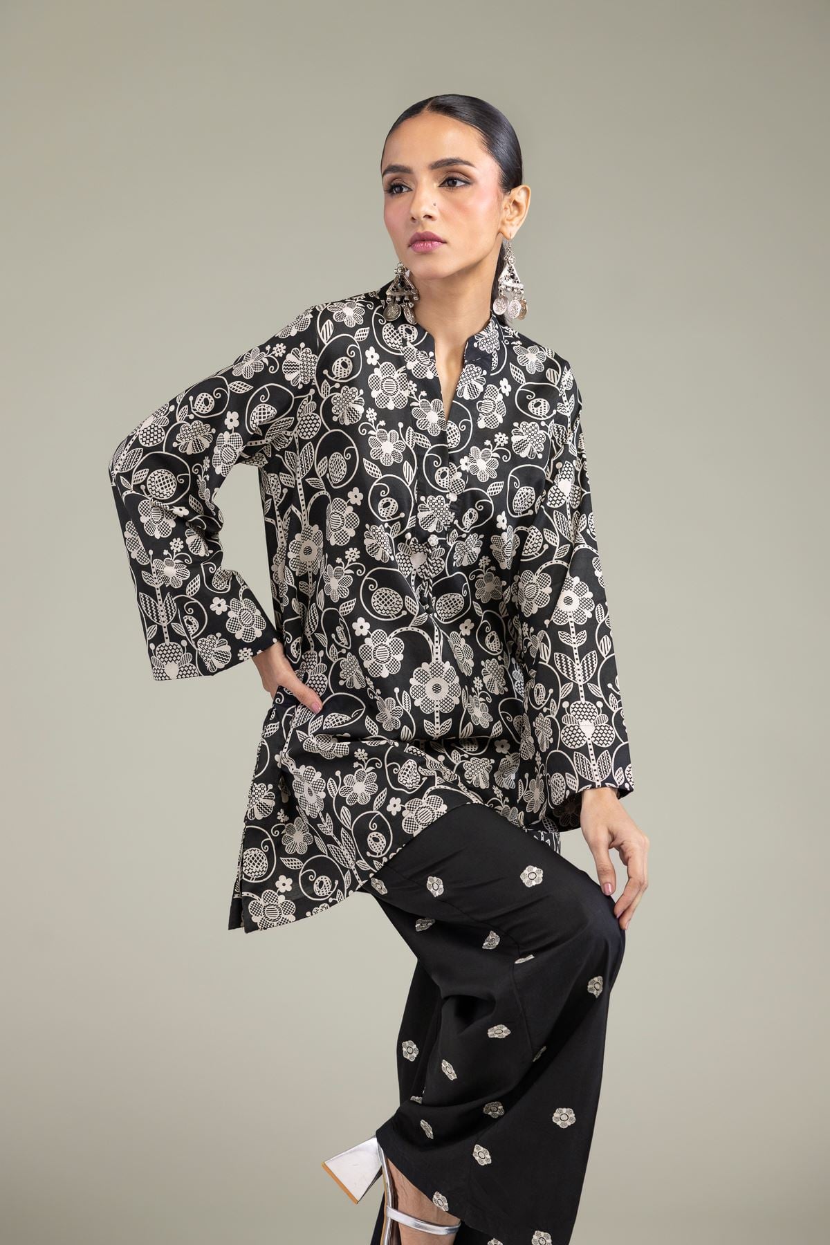 Black V-Neck Kurta