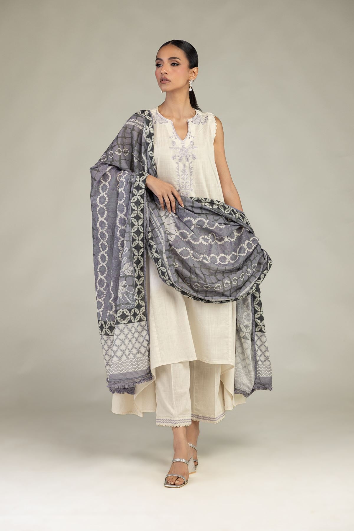 Floral Sleeveless Kurta