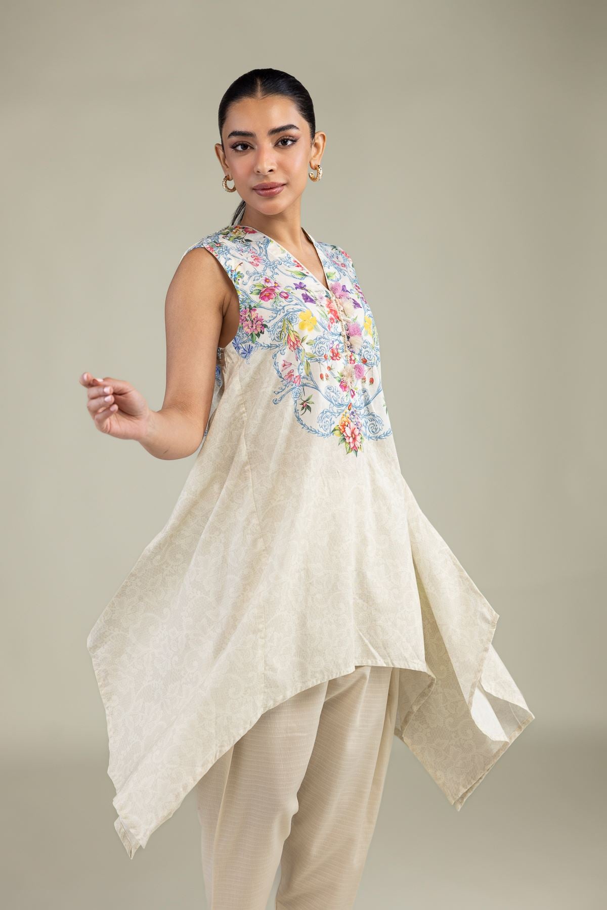 Sleeveless Floral Kurta