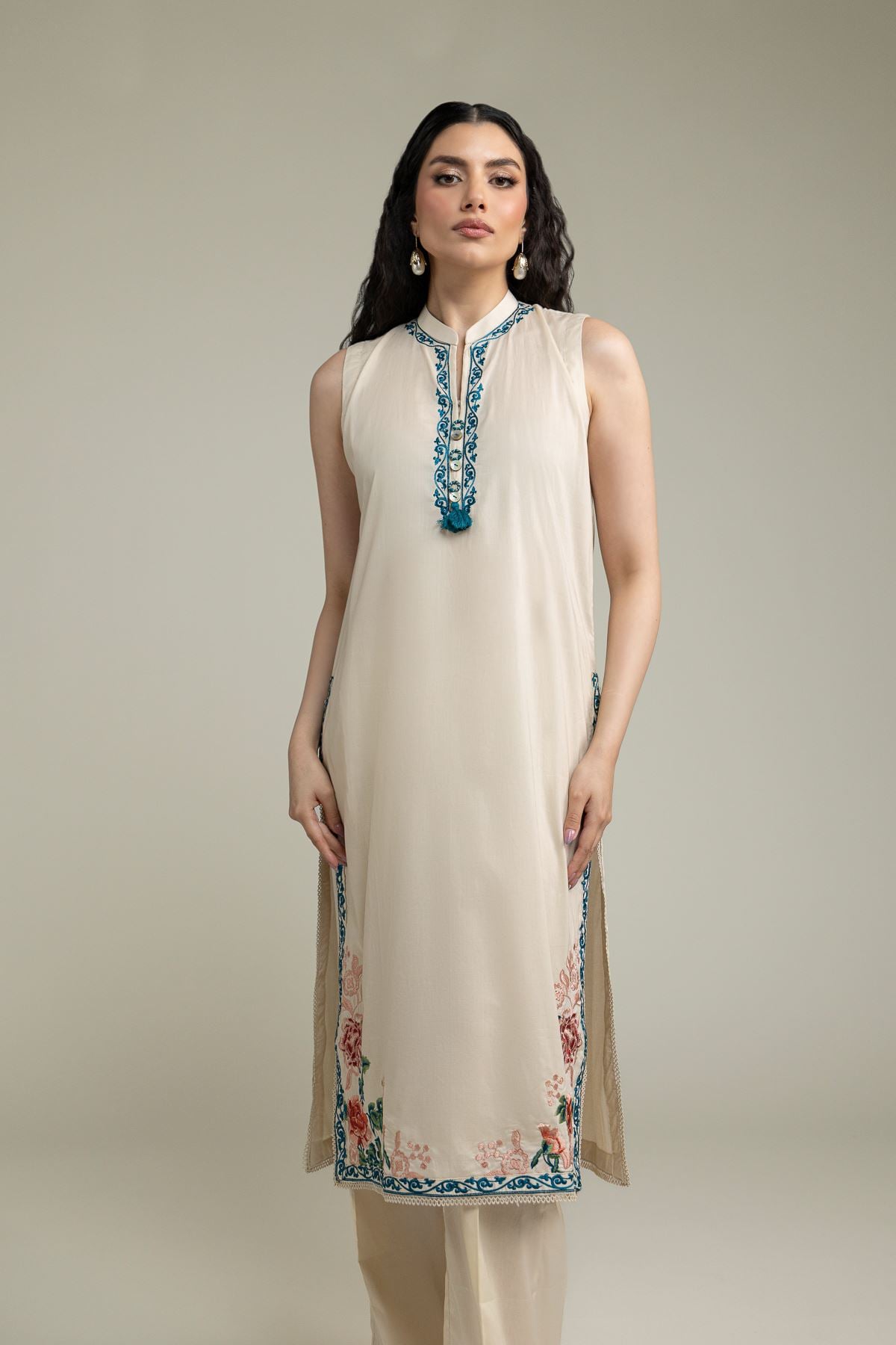 Floral Sleeveless Kurta