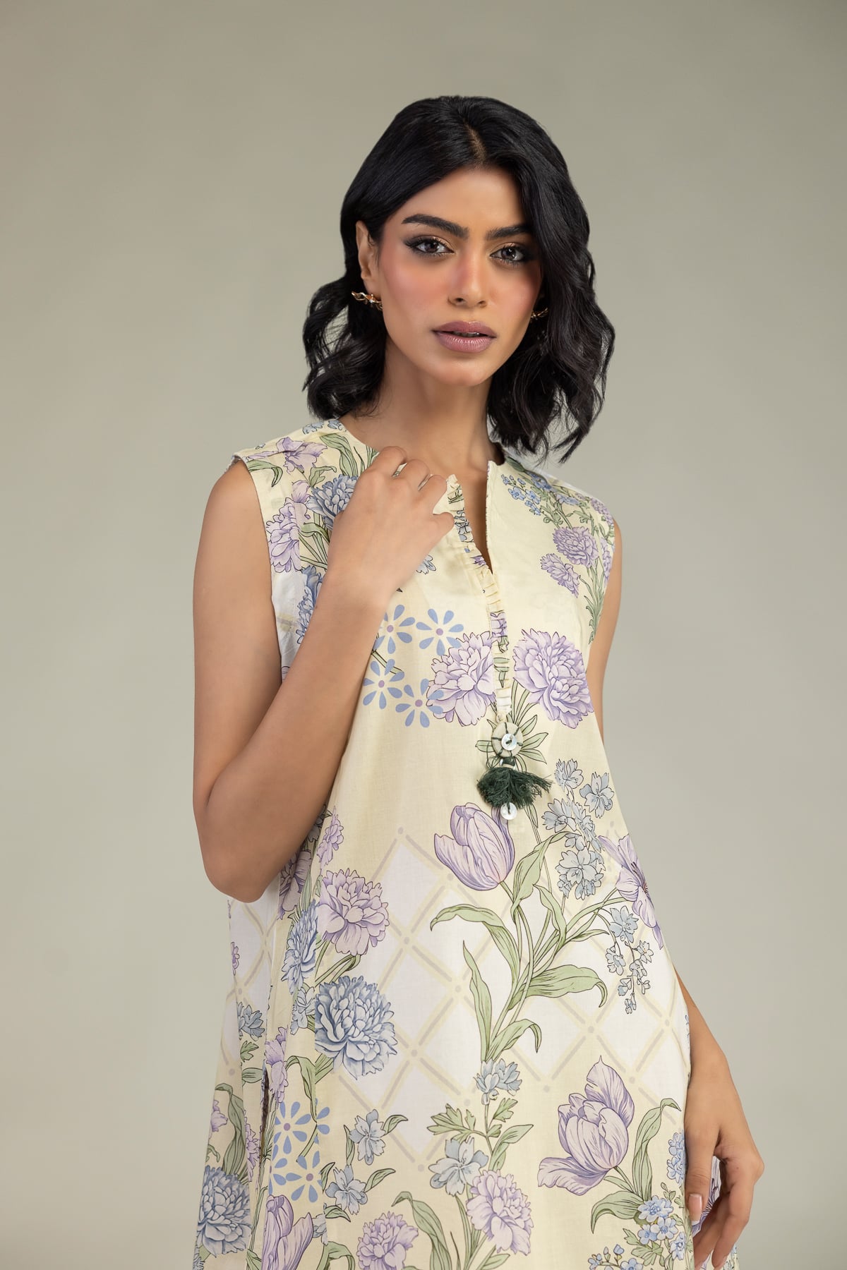 Floral Sleeveless Kurta