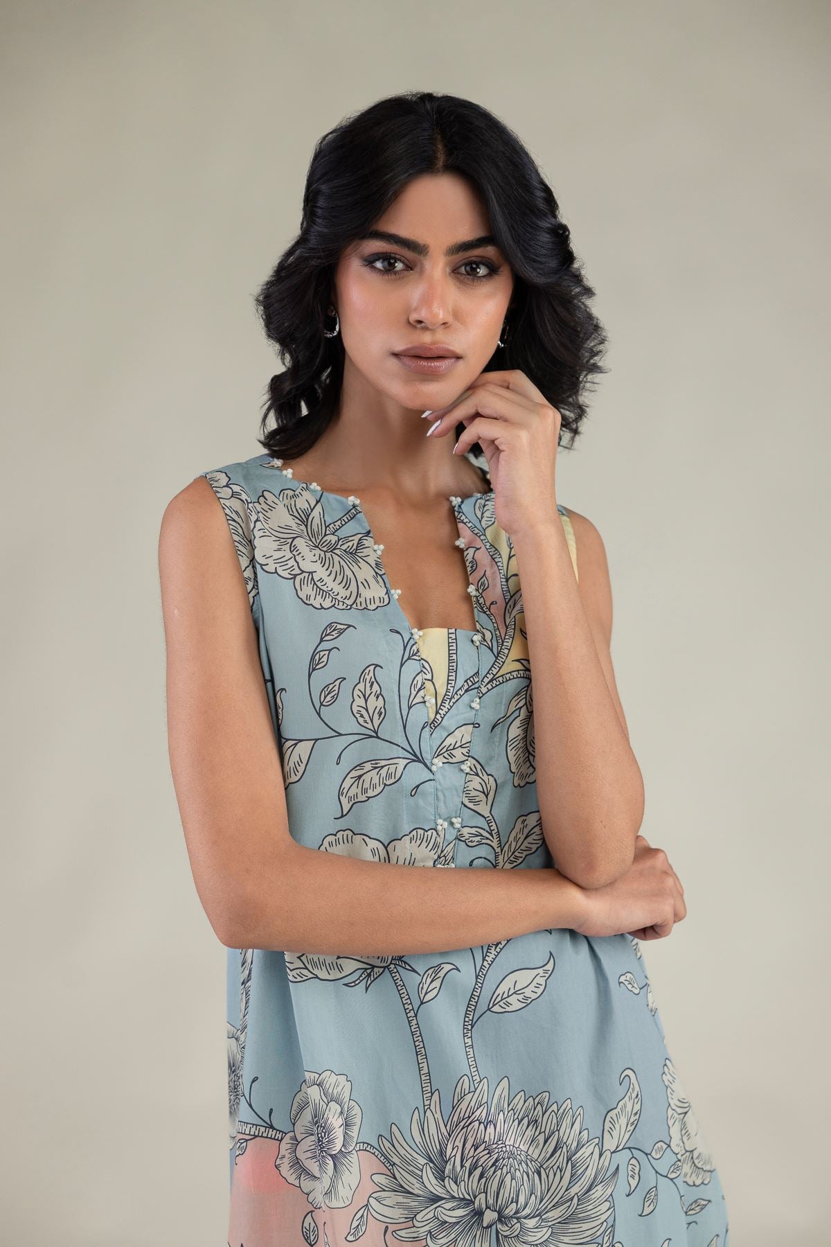Floral Sleeveless Kurta