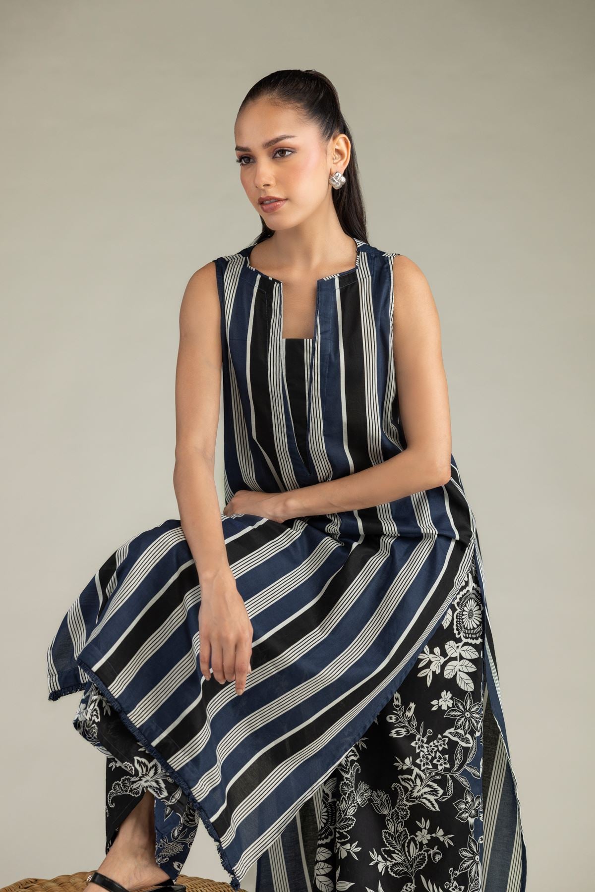 Sleeveless Longline Kurta