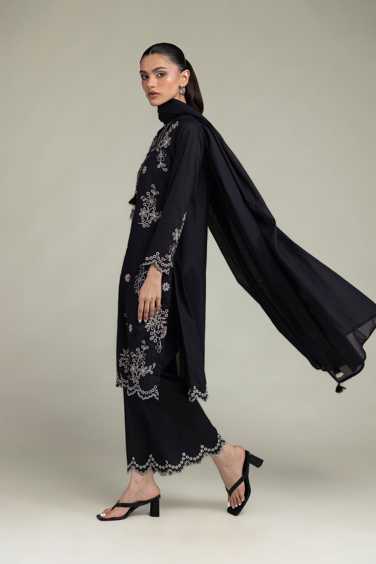 Solid Lawn Dupatta