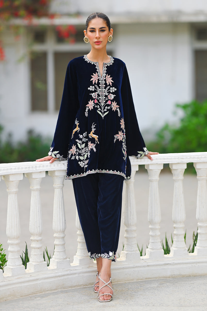 https://cdn.shopify.com/s/files/1/0588/3661/5221/products/1-SMcampaign-118.jpg?v=1694592298