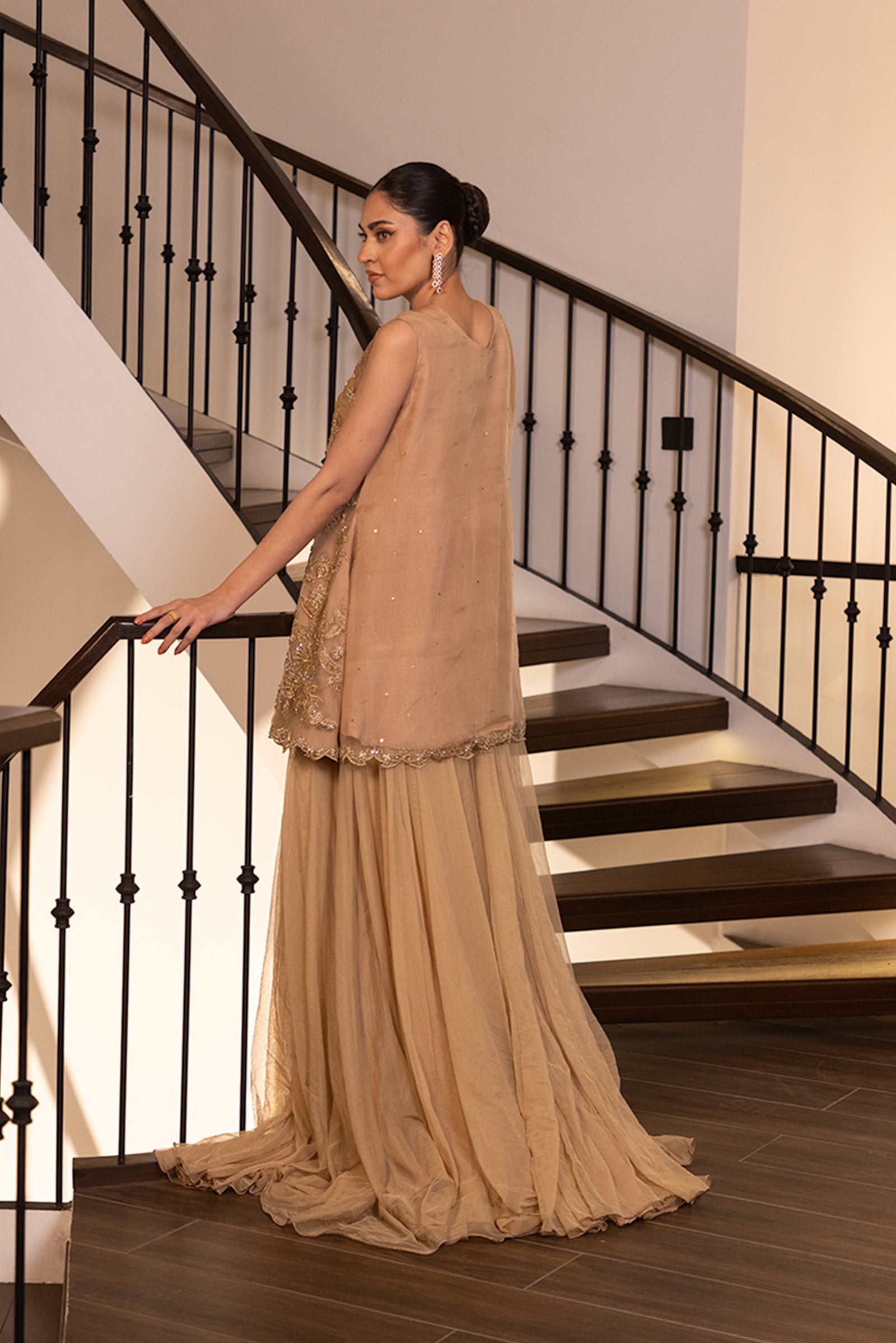 https://cdn.shopify.com/s/files/1/0790/0672/8441/files/10---ZARIYA-_4.jpg?v=1772761006