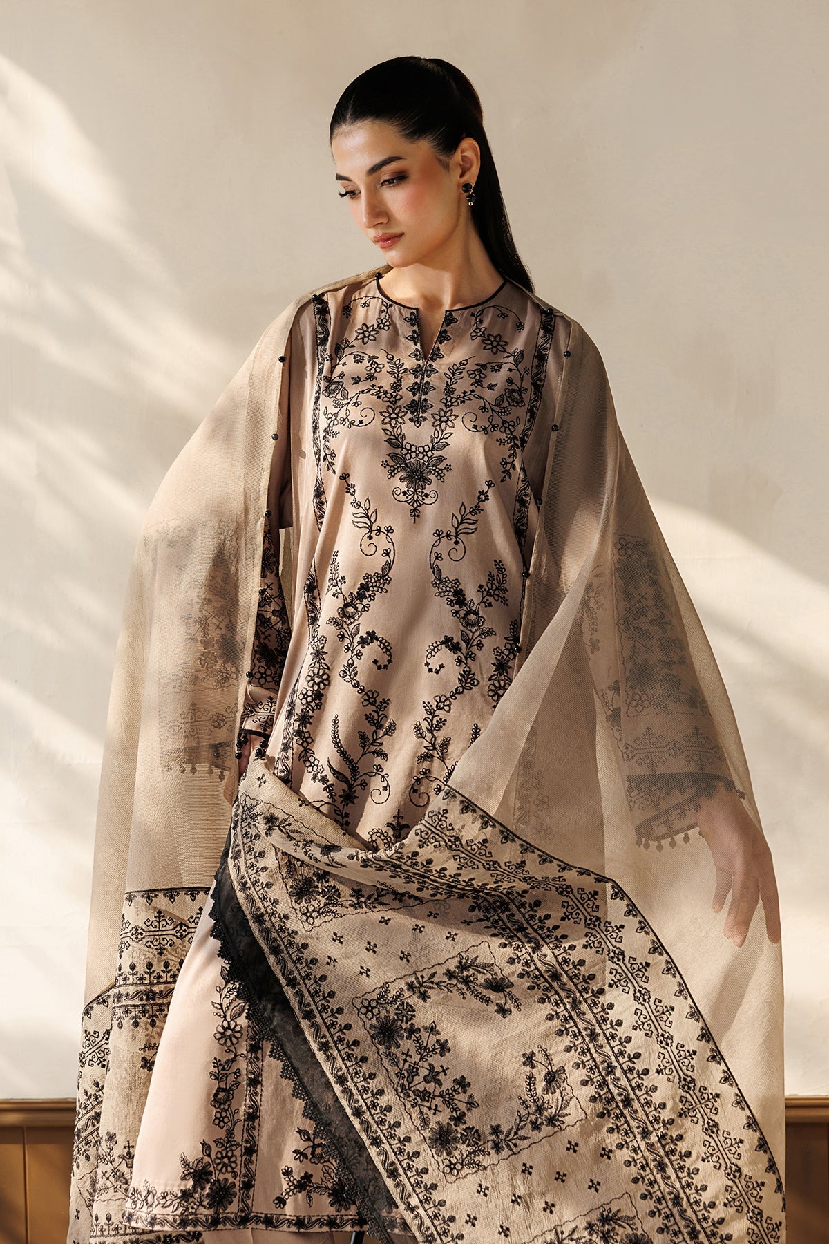 EMBROIDERED LAWN SF-4502