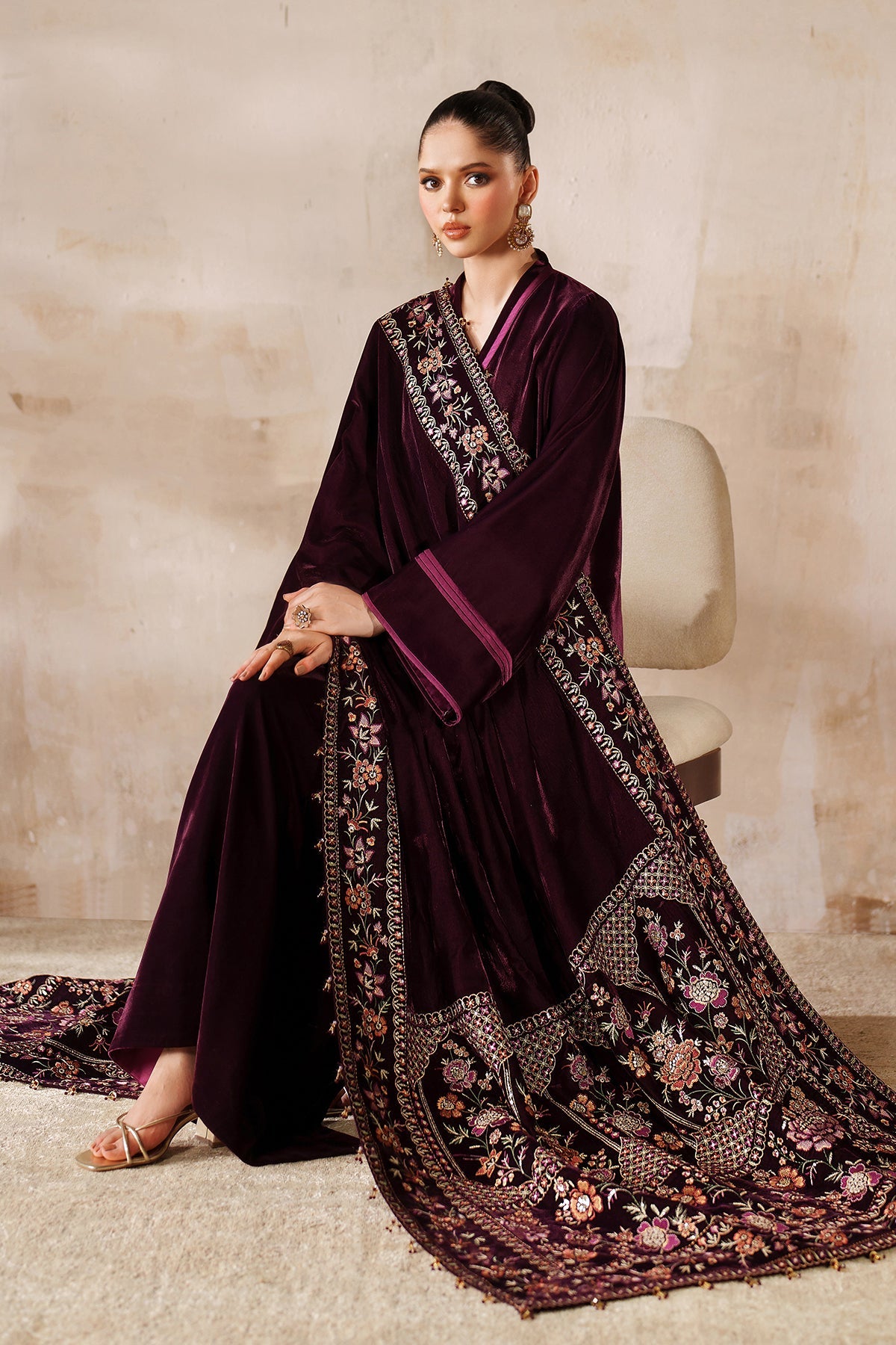 EMBROIDERED VELVET SHAWL VS-64