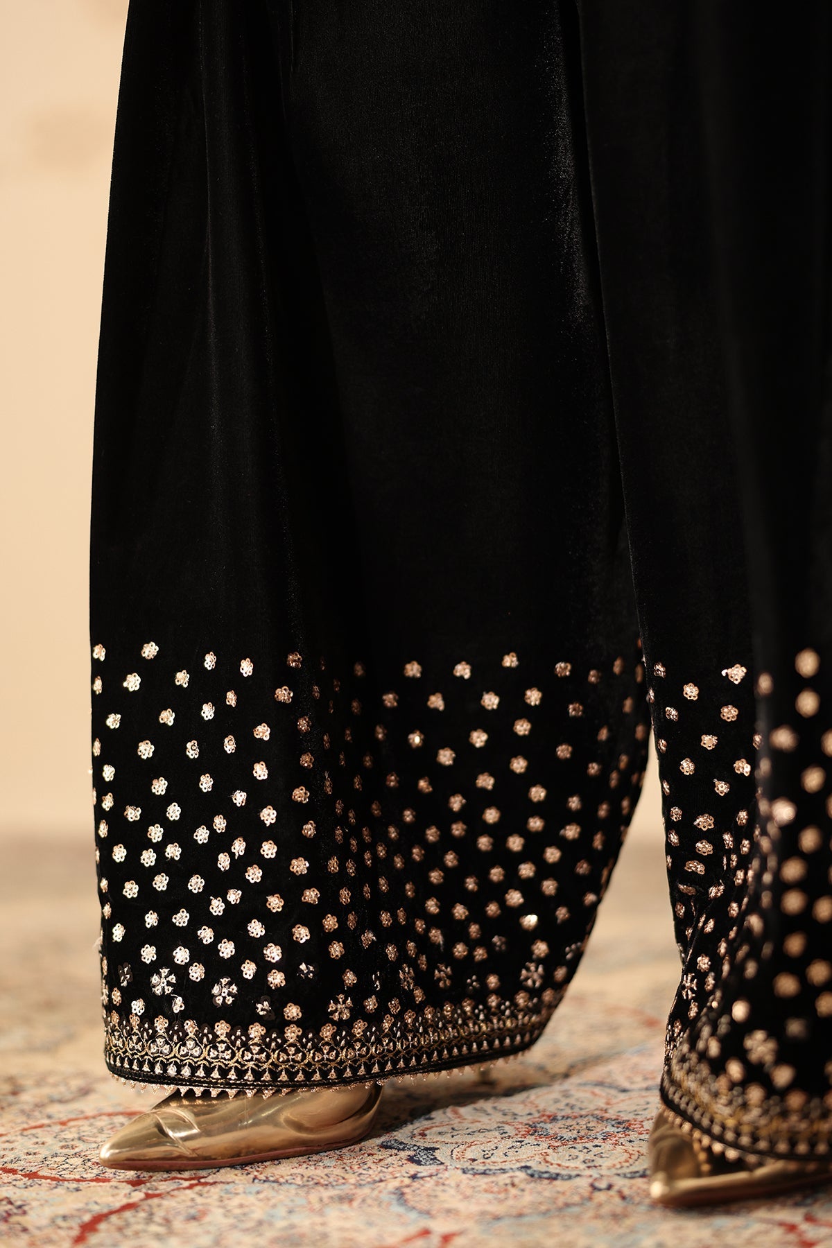 EMBROIDERED VELVET SF-4316