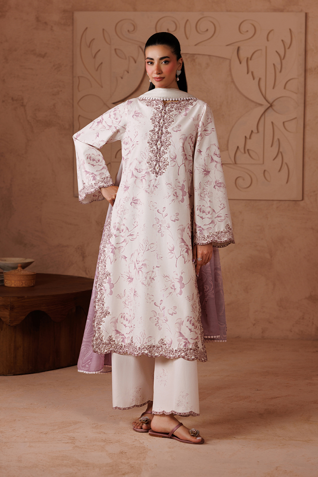 UE-704 Printed Lawn