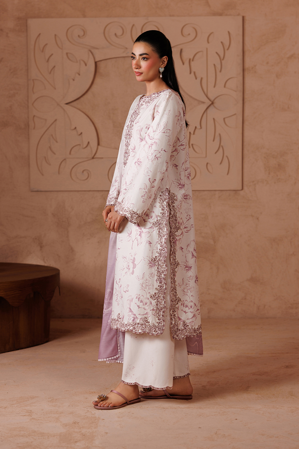 UE-704 Printed Lawn
