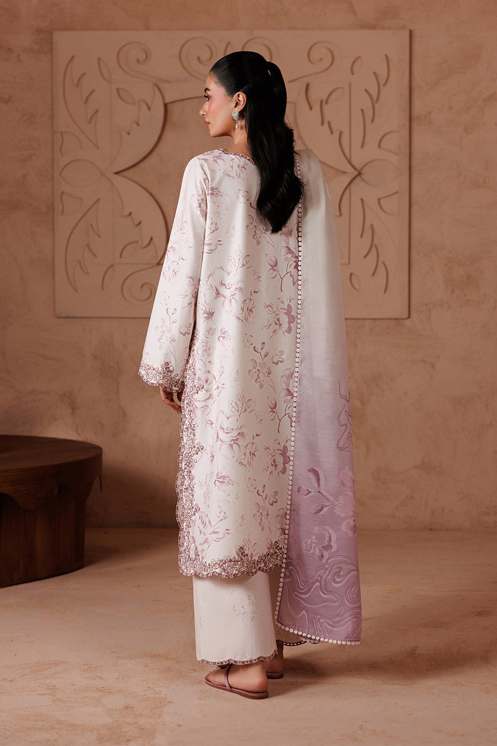 UE-704 Printed Lawn