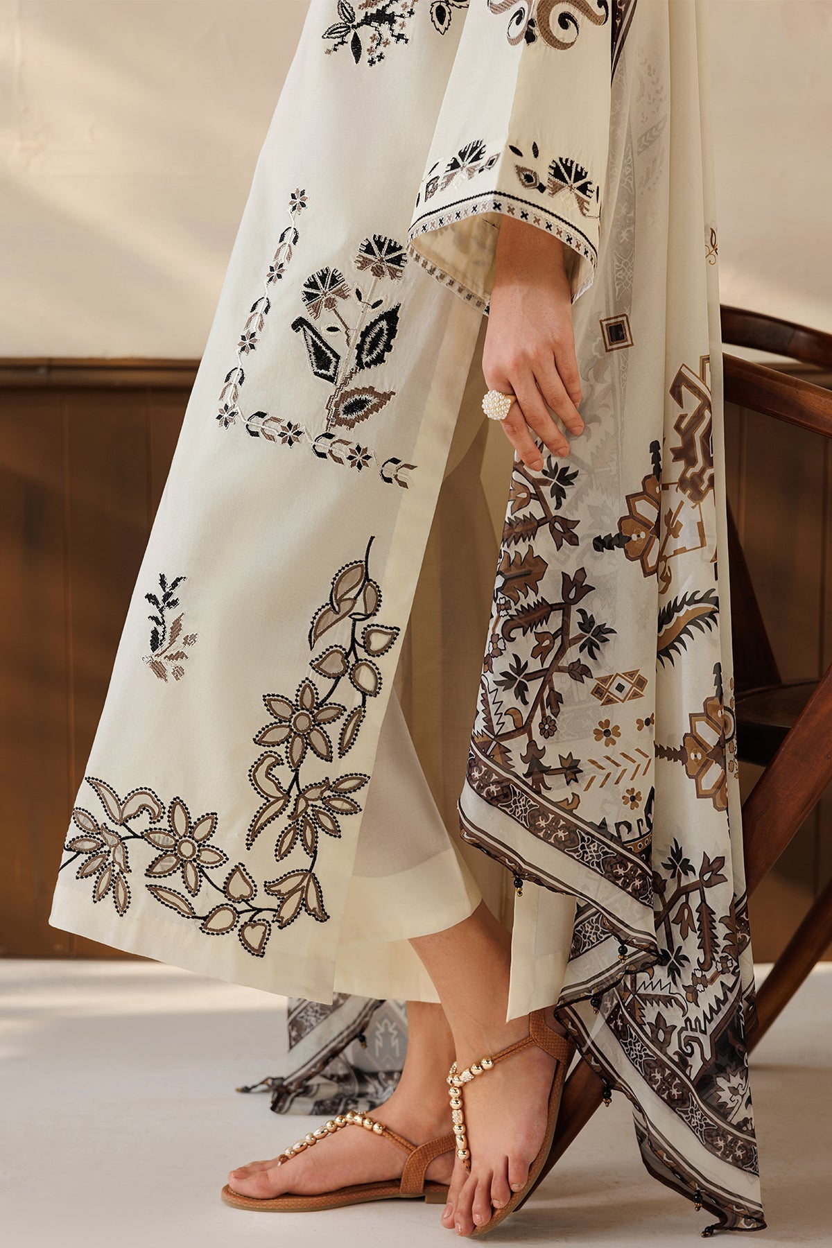EMBROIDERED SELF JAQUARD UF-4504