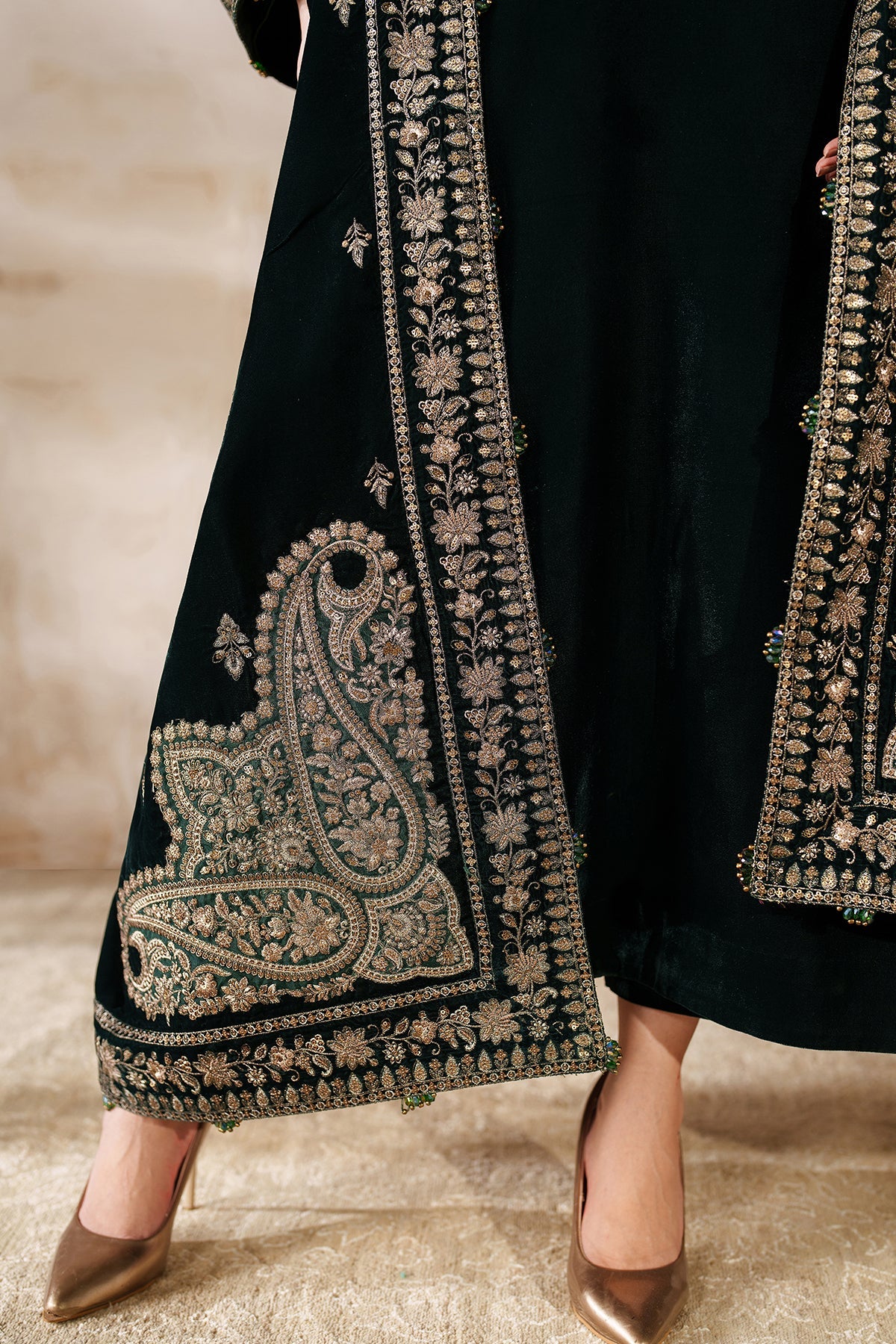 EMBROIDERED VELVET SHAWL VS-63