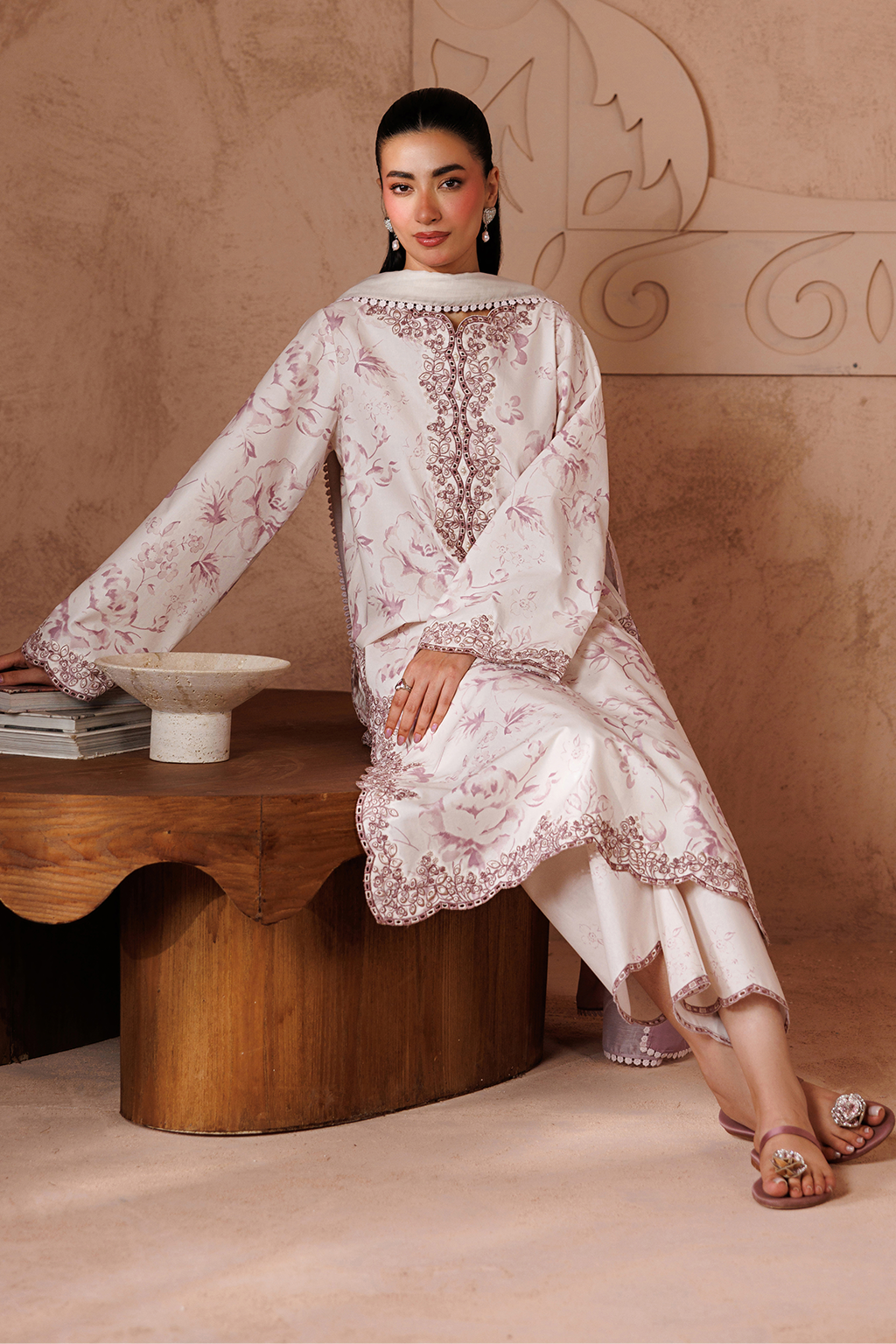 UE-704 Printed Lawn