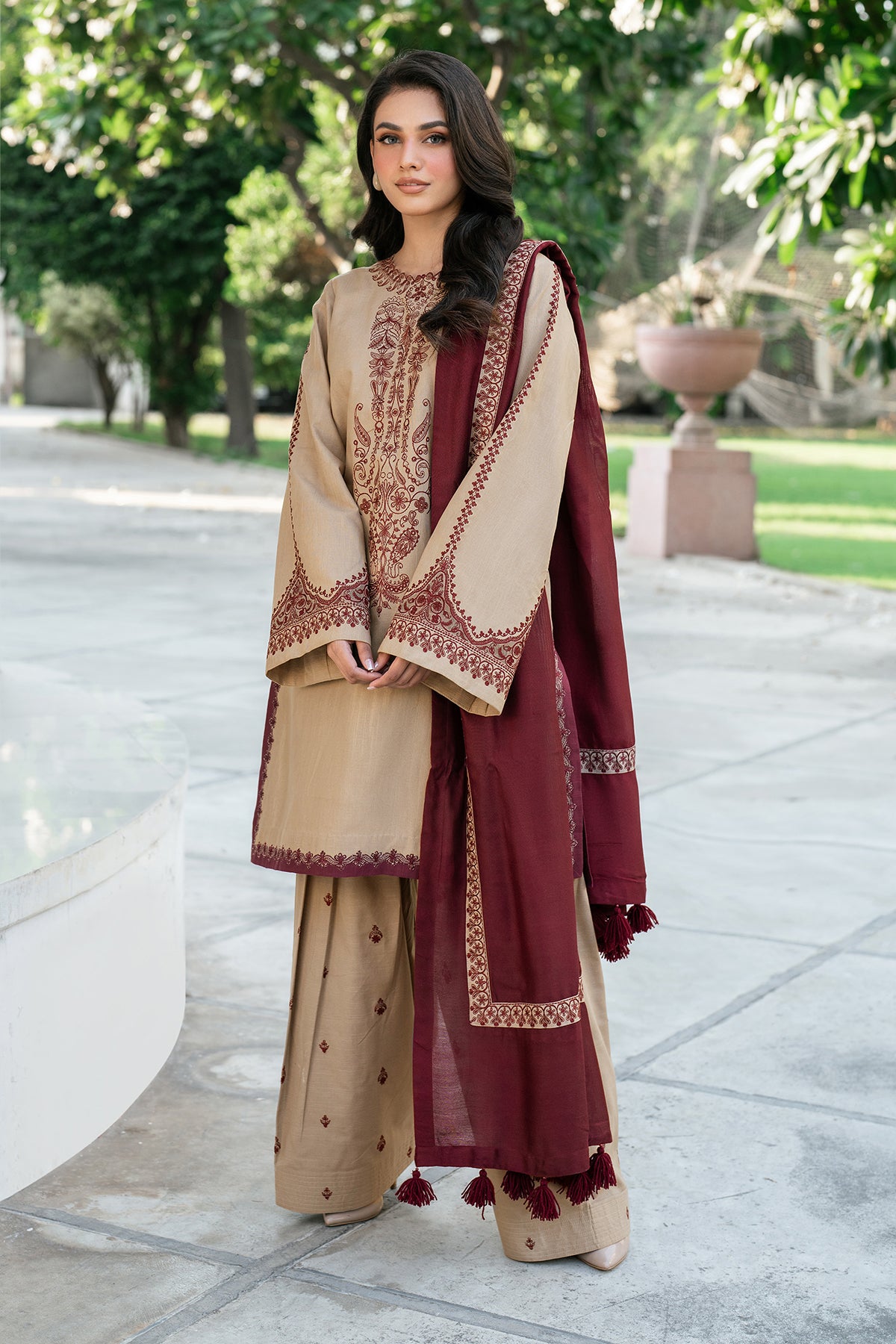 EMBROIDERED KHADDAR UF-4003