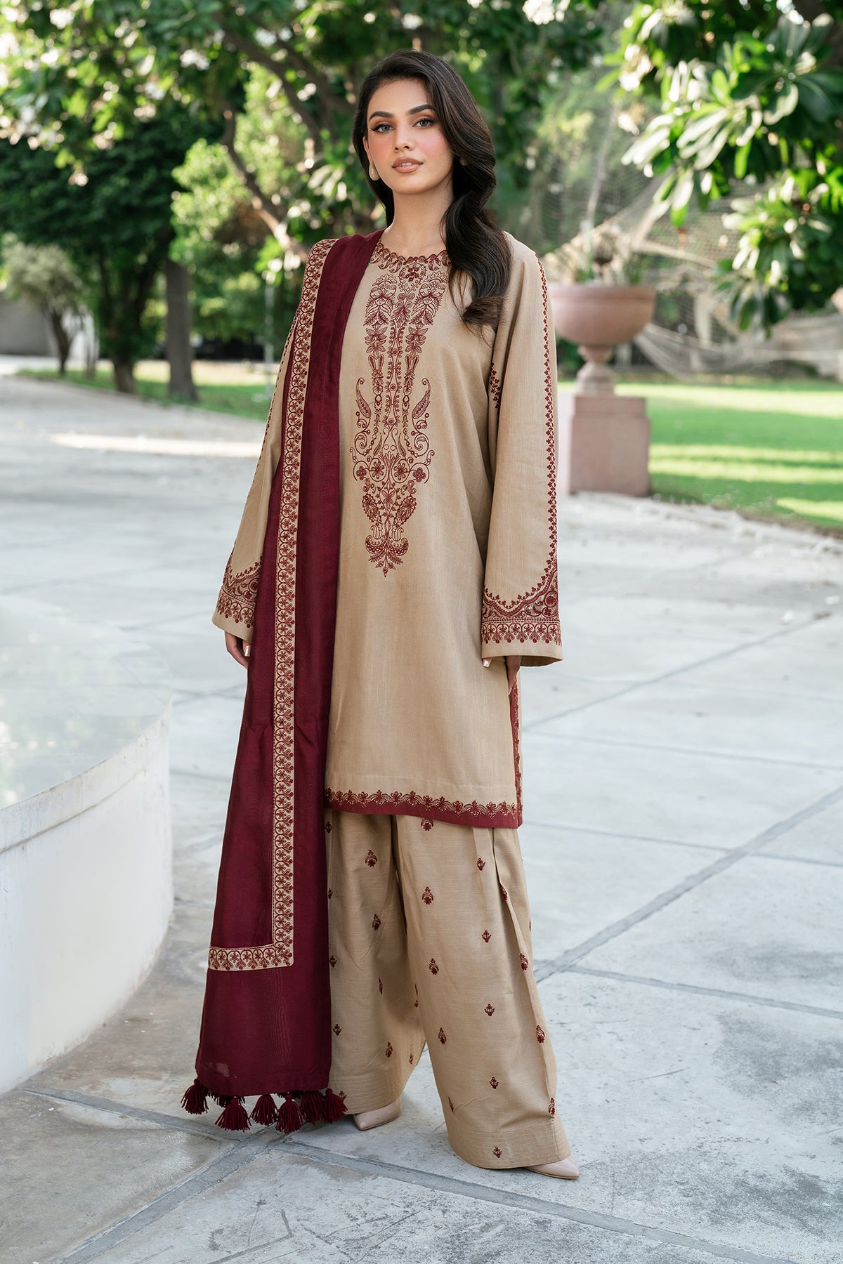EMBROIDERED KHADDAR UF-4003