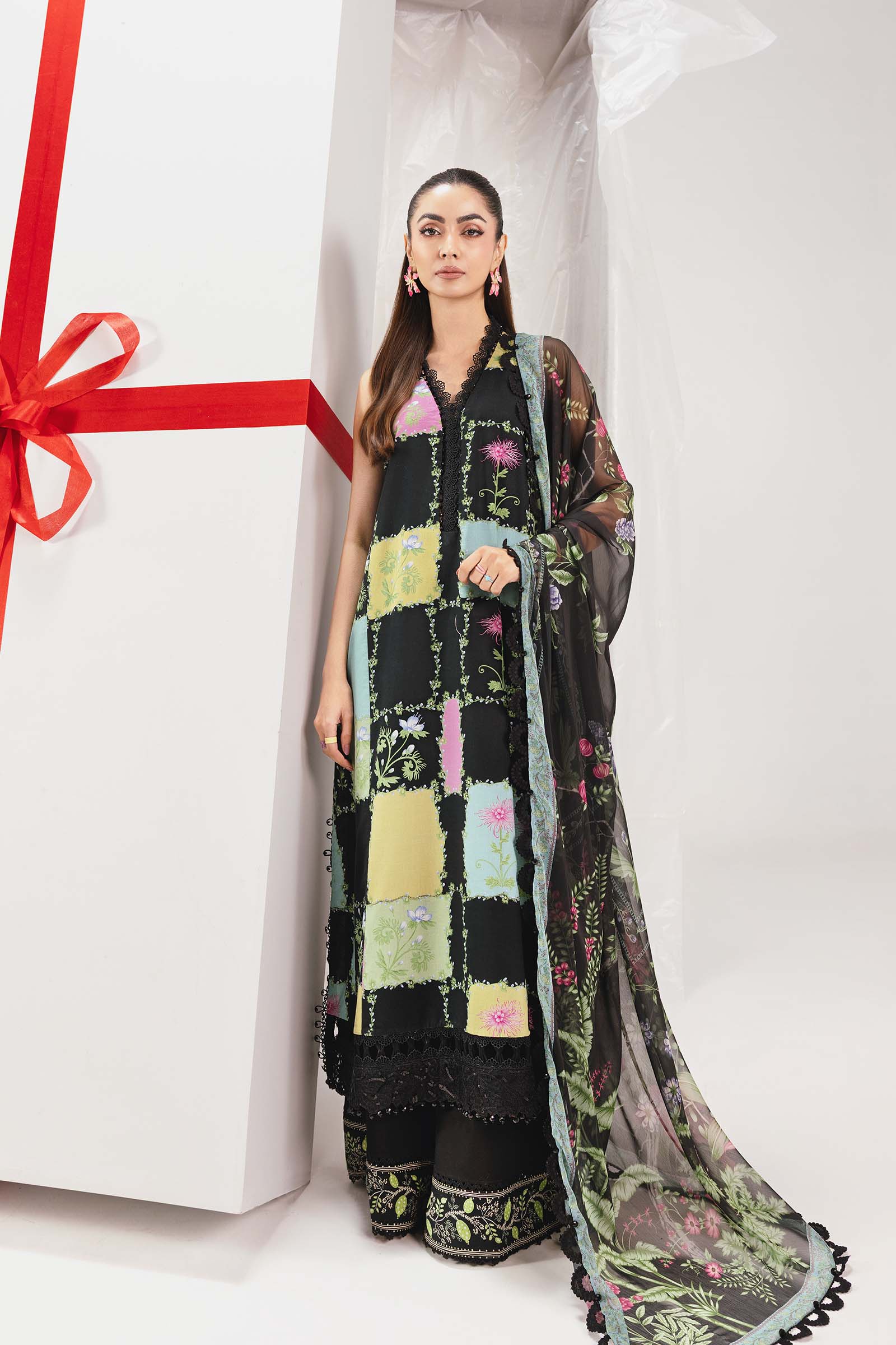 3 Pc Unstitched Embroidered Lawn Suit