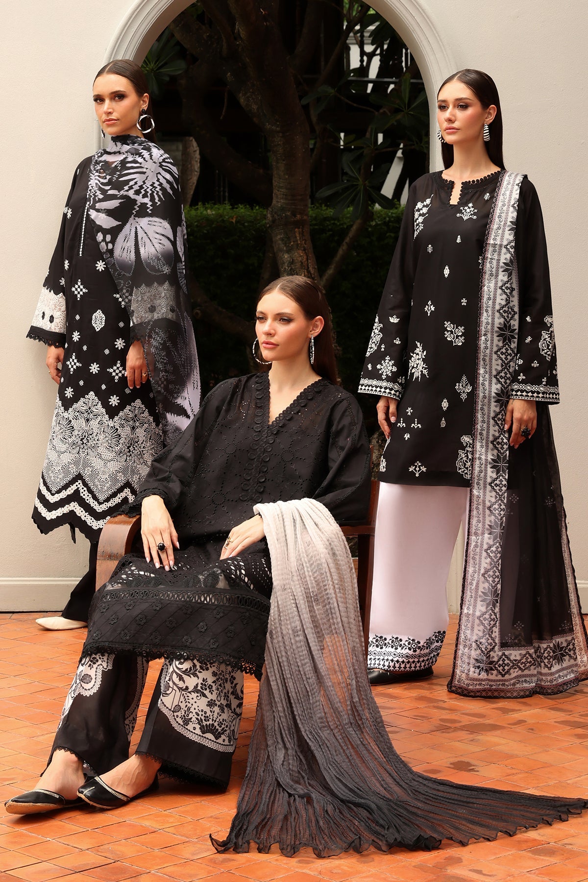 EMBROIDERED LAWN UF-4192