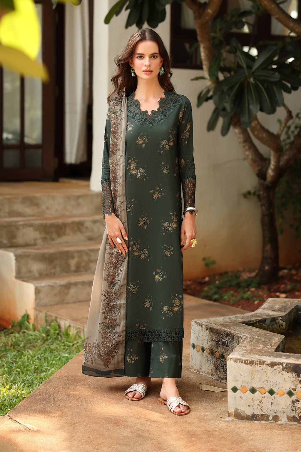UE-489 Printed Lawn