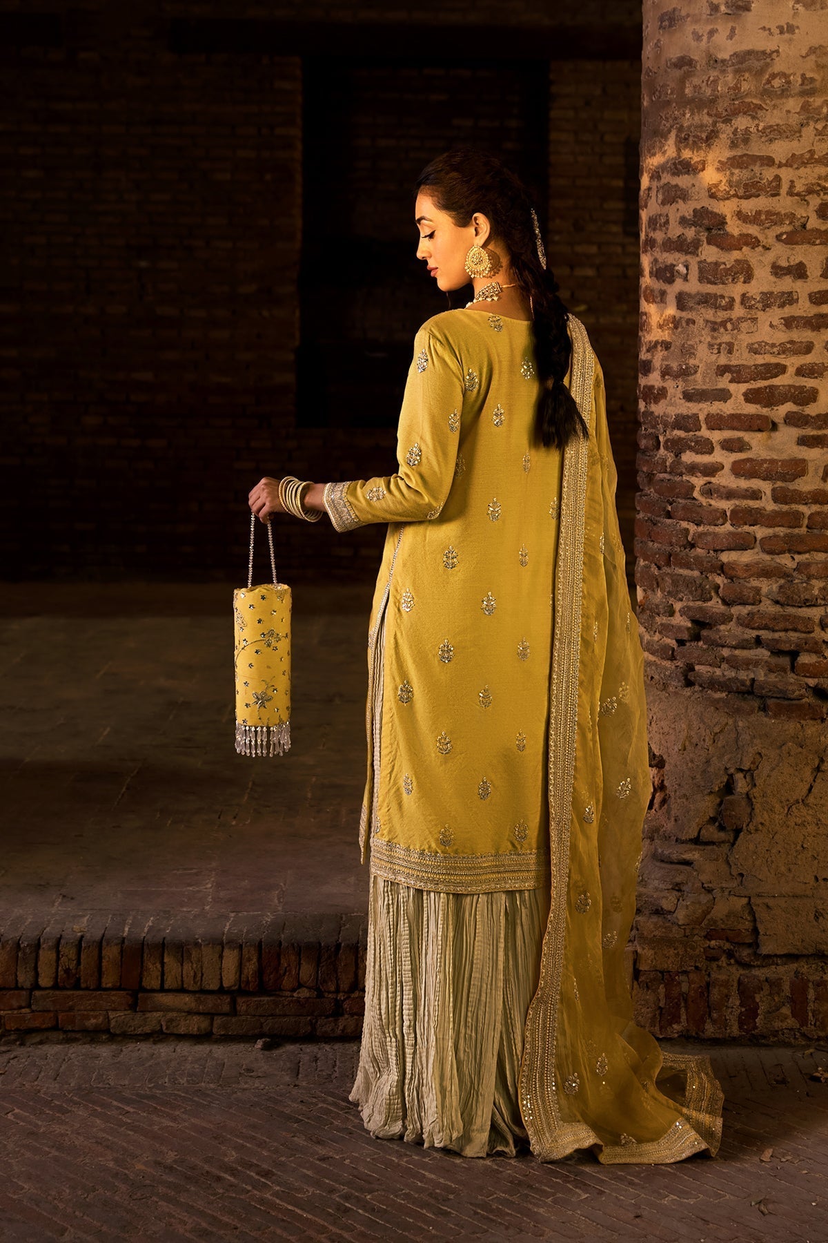 Erum Khan – Dil Araa Style
