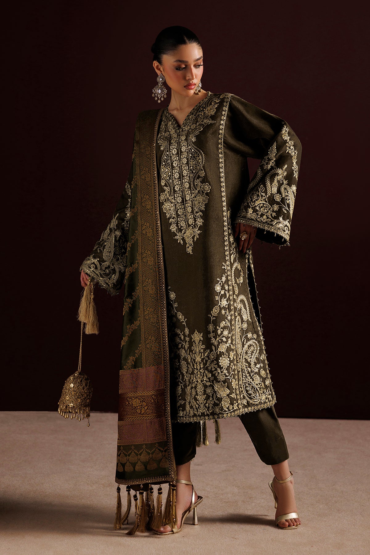 EMBROIDERED VELVET UF-4553