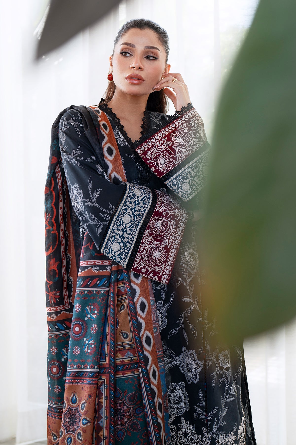 EMBROIDERED PRINTED LAWN UF-4078