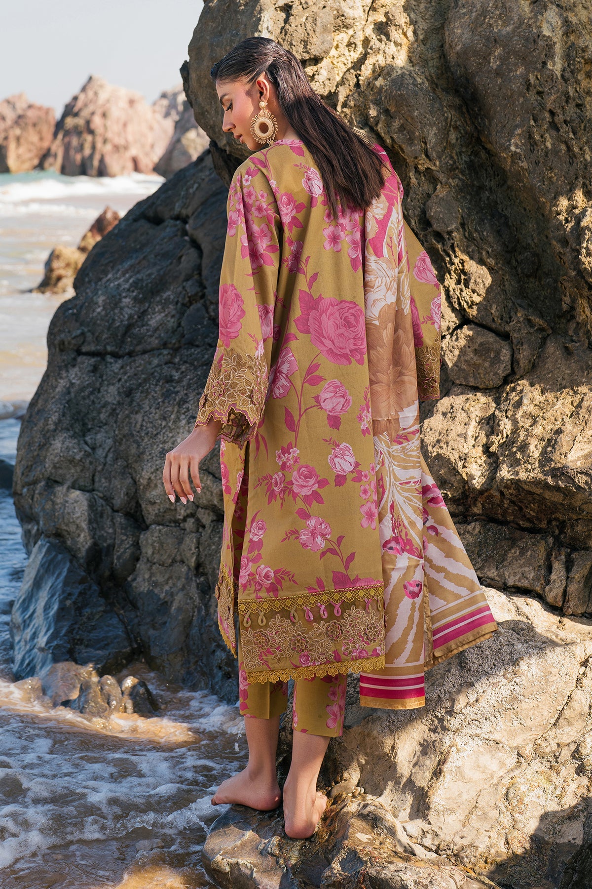 EMBROIDERED PRINTED LAWN UF-4111