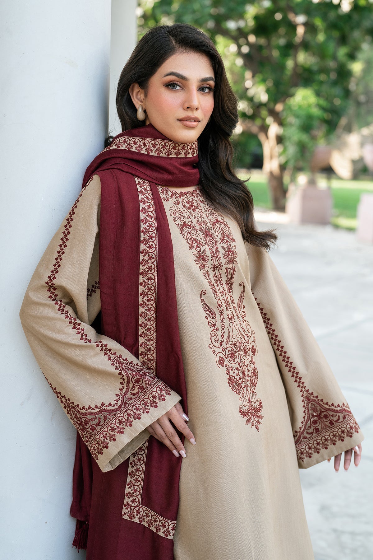 EMBROIDERED KHADDAR UF-4003