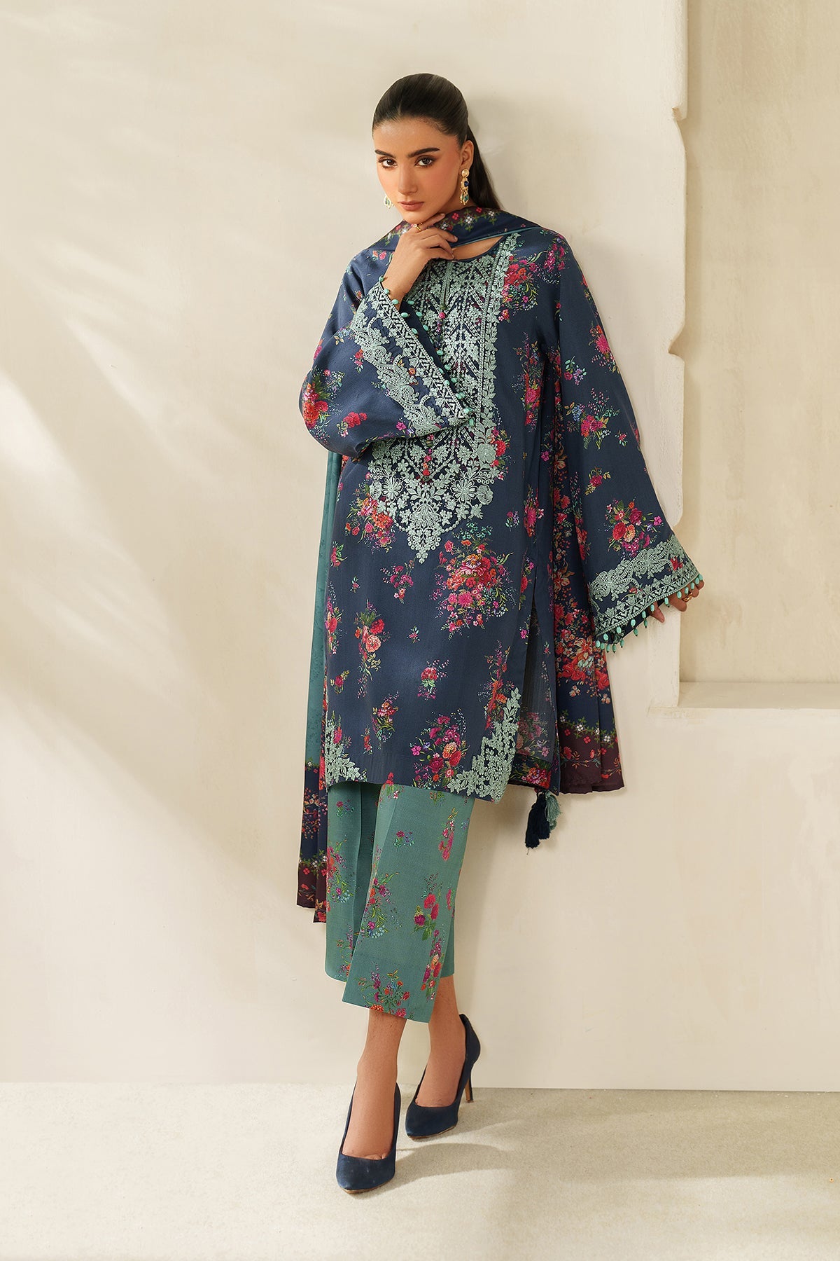 EMBROIDERED KHADDAR UF-4337