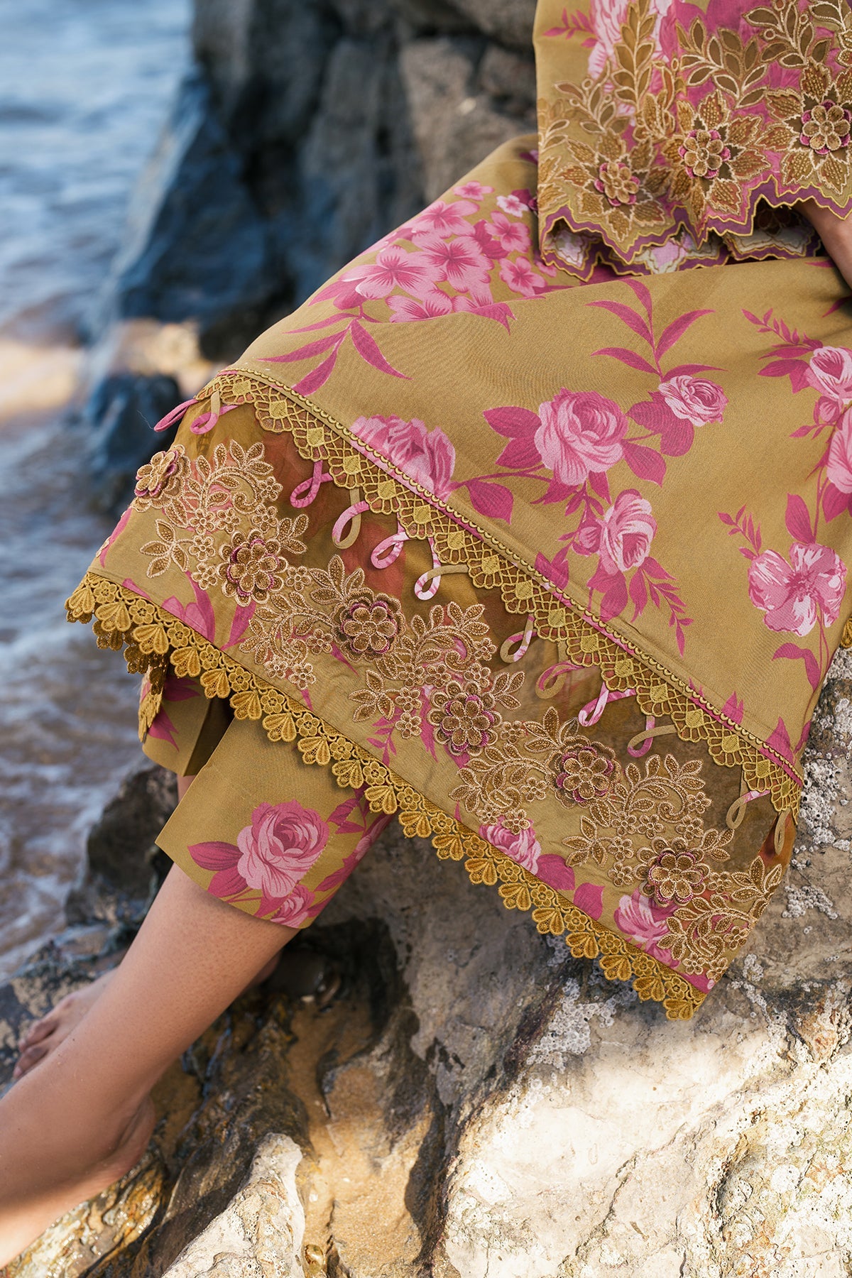 EMBROIDERED PRINTED LAWN SF-4111