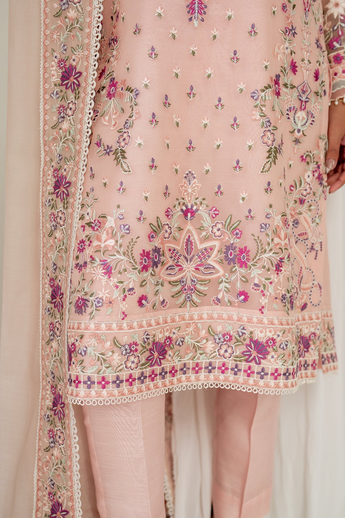 EMBROIDERED CHIFFON SF-4052