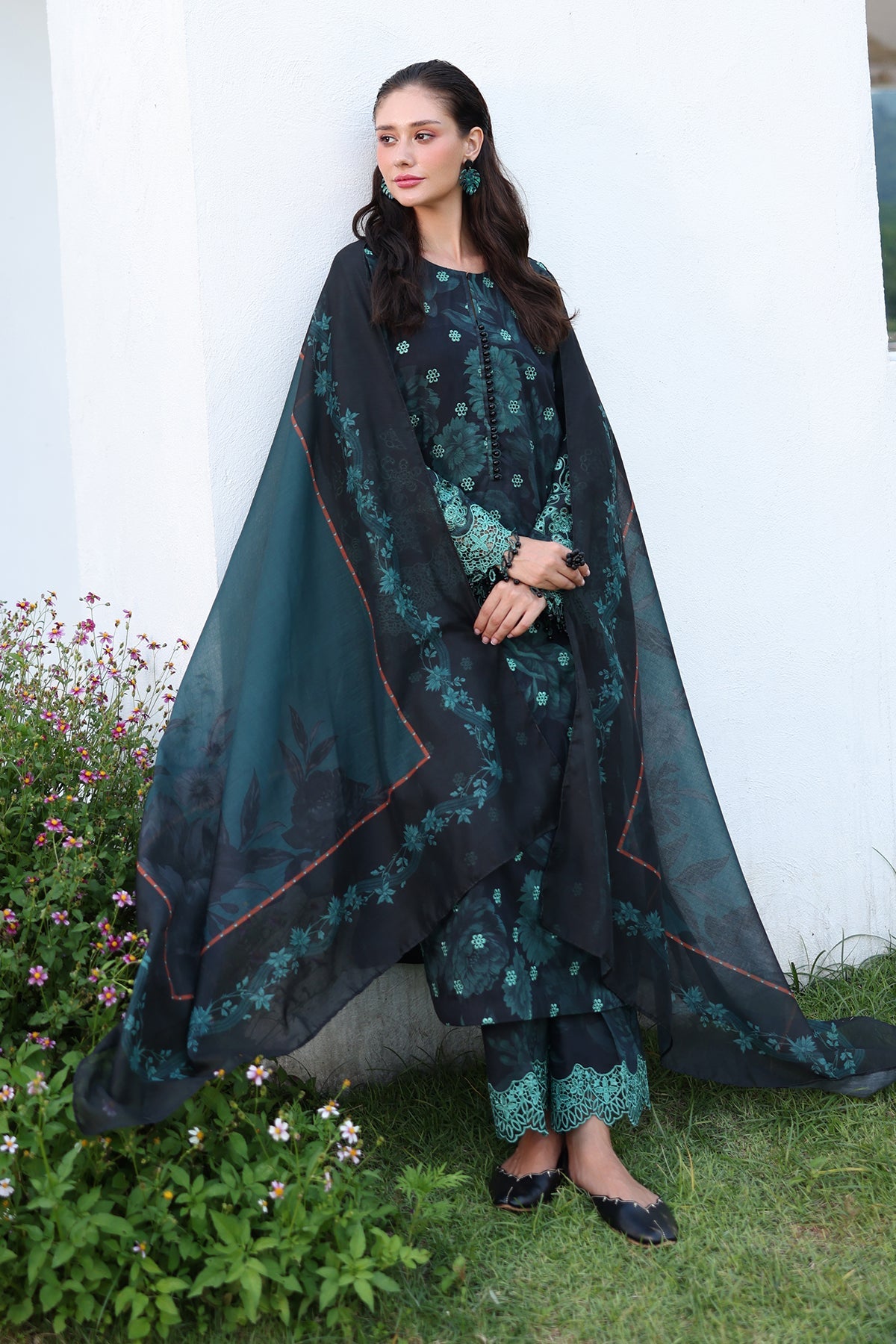EMBROIDERED PRINTED LAWN UF-4245