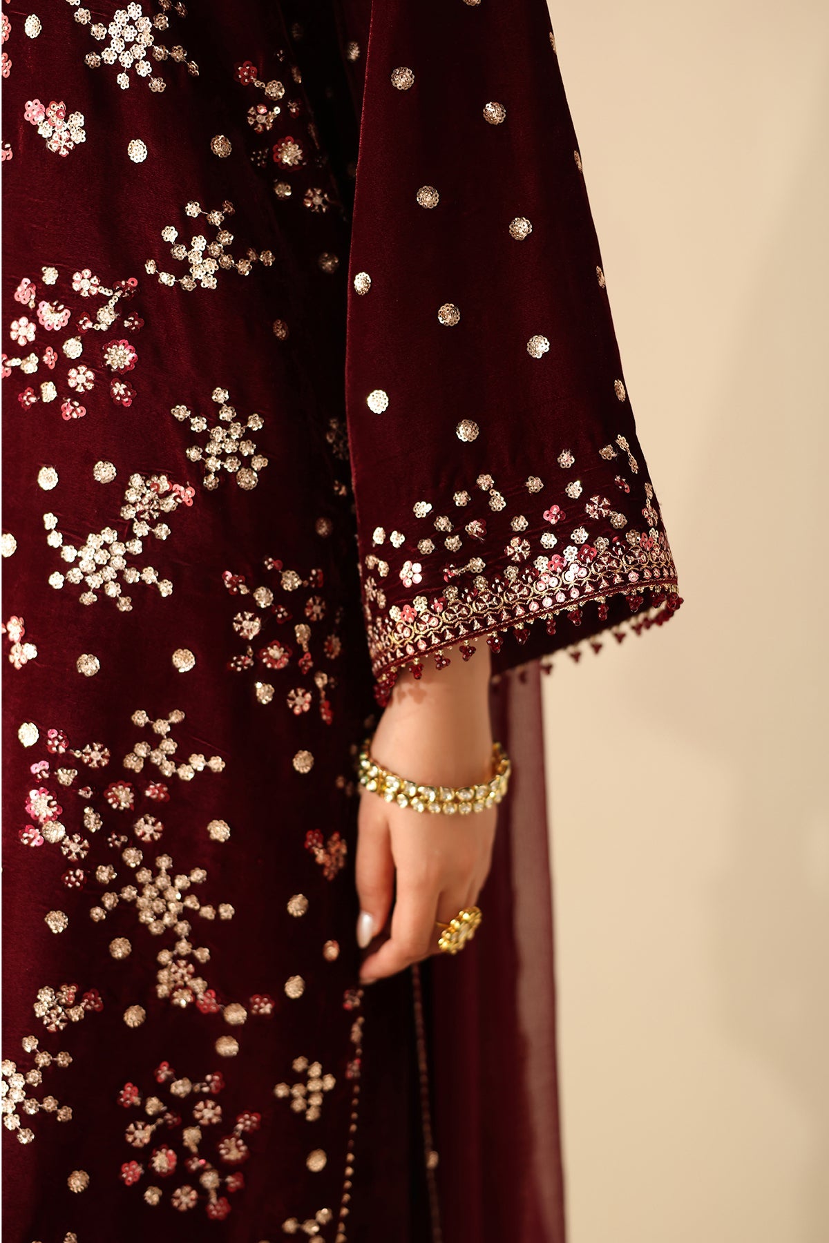 EMBROIDERED VELVET SF-4315