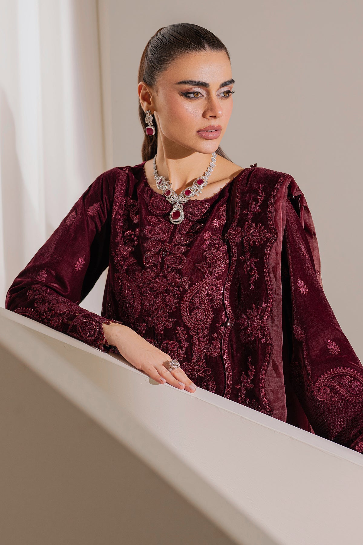 EMBROIDERED VELVET SF-758