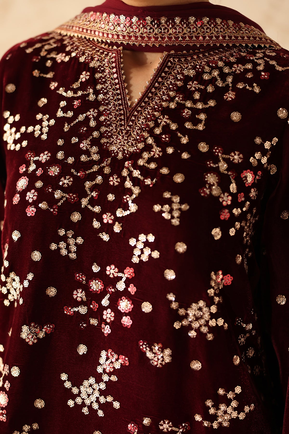 EMBROIDERED VELVET SF-4315