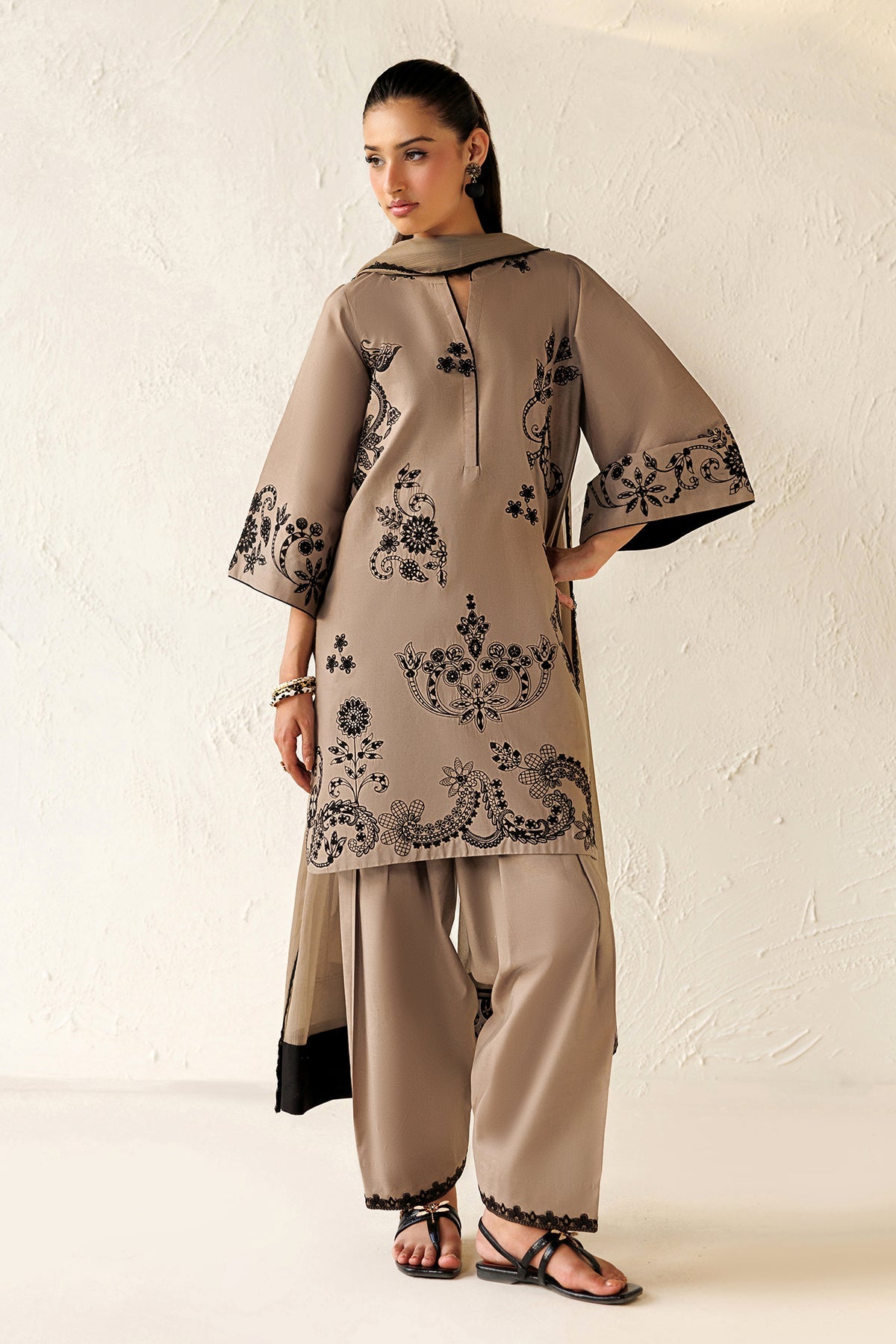 EMBROIDERED LAWN SF-4477
