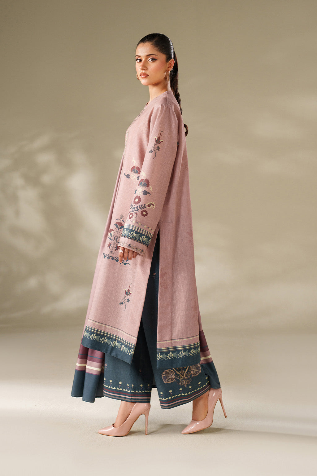 UE-569 Printed Khaddar