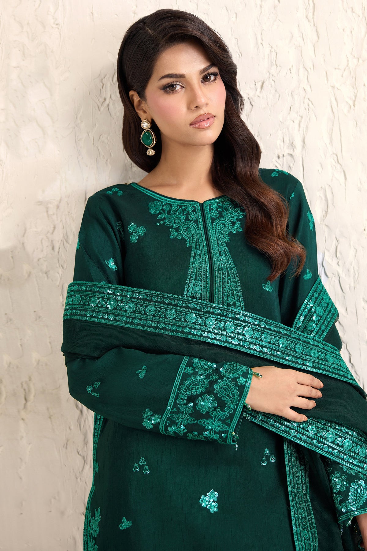 Farasha – Emerald Luxe Style