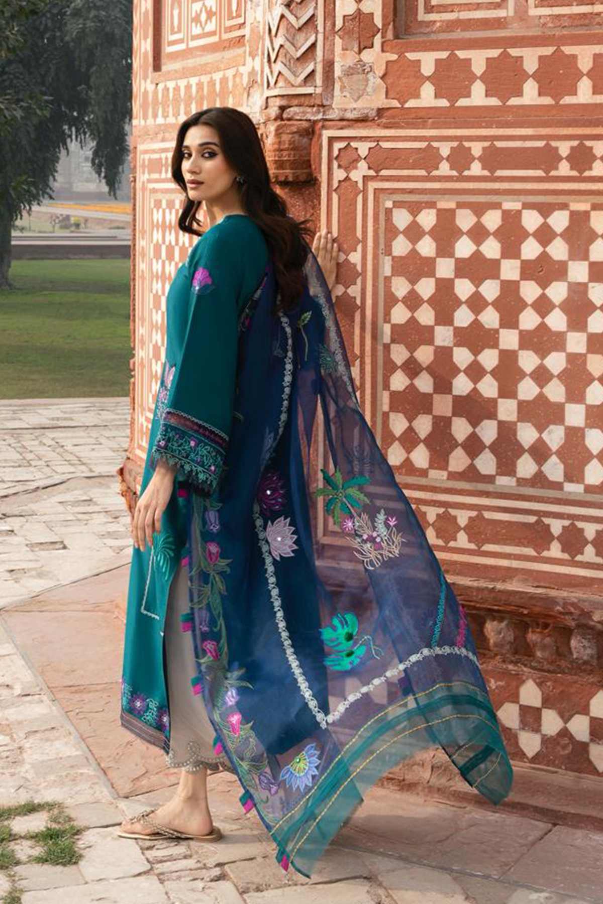 GUL NIHAAL