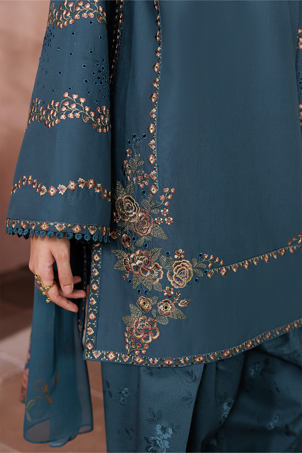 UE-701 Embroidered Lawn