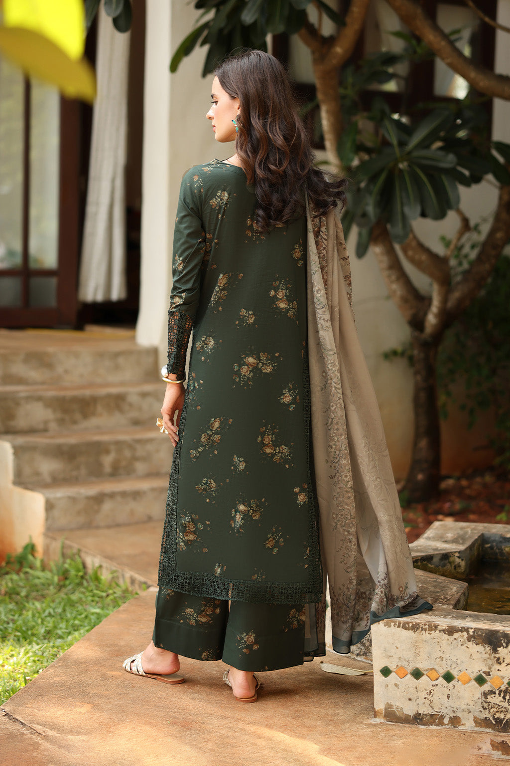 UE-489 Printed Lawn